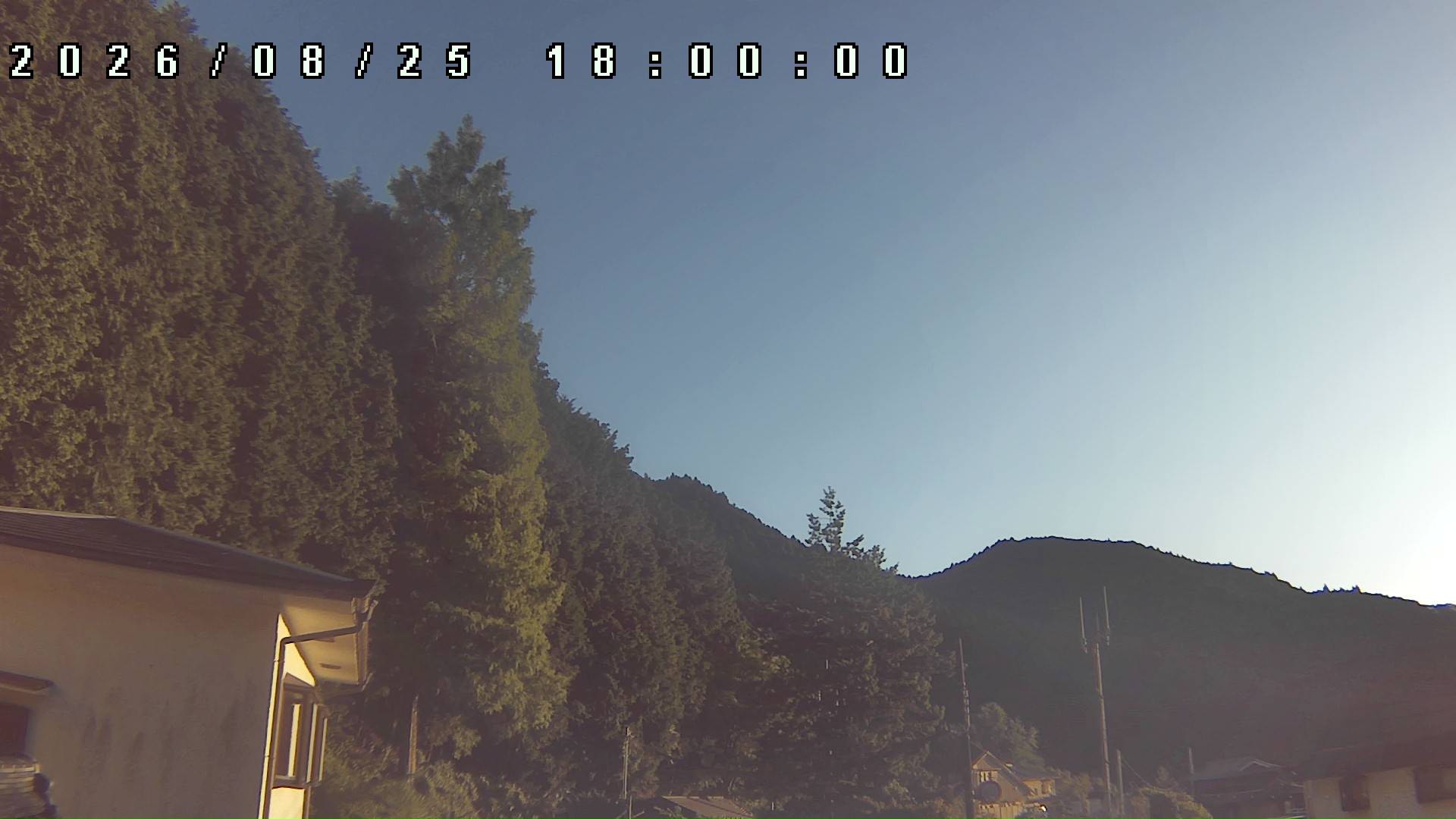 2026年8月25日 18:00ごろの金剛山登山口周辺の空