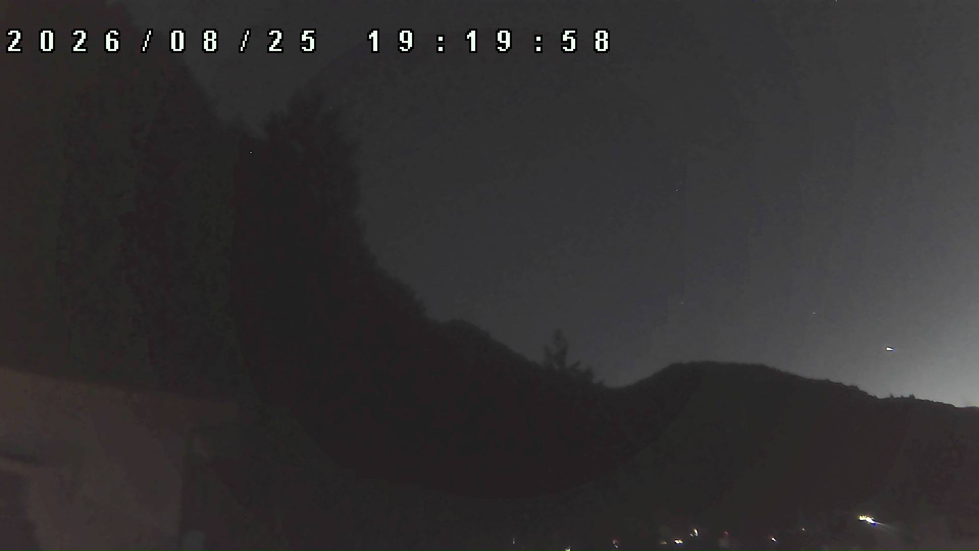 2026年8月25日 19:20ごろの金剛山登山口周辺の空
