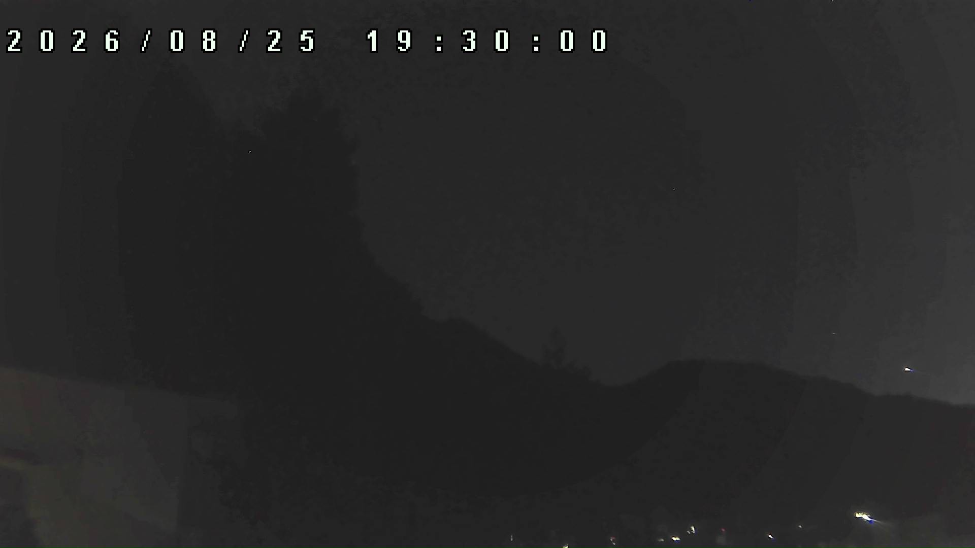 2026年8月25日 19:30ごろの金剛山登山口周辺の空