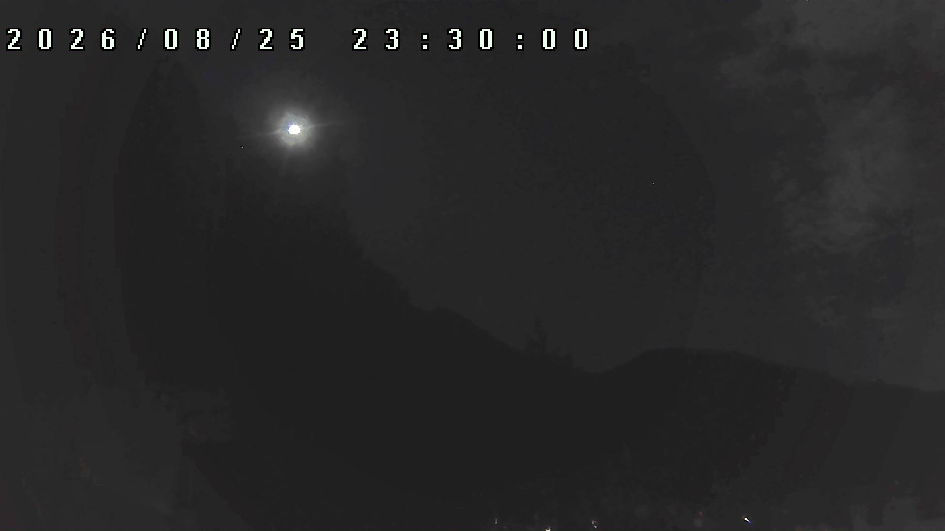 2026年8月25日 23:30ごろの金剛山登山口周辺の空
