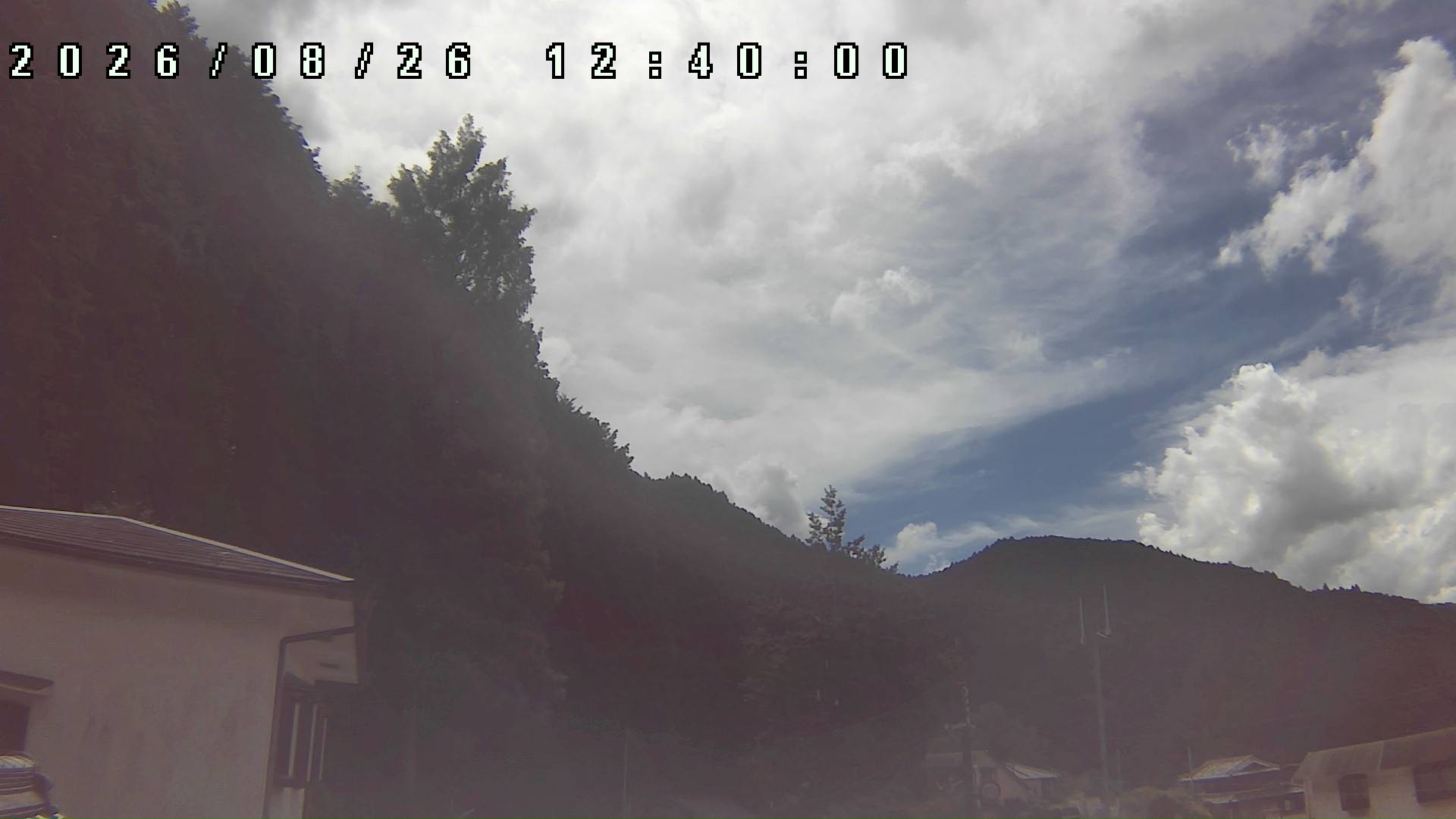 2026年8月26日 12:40ごろの金剛山登山口周辺の空