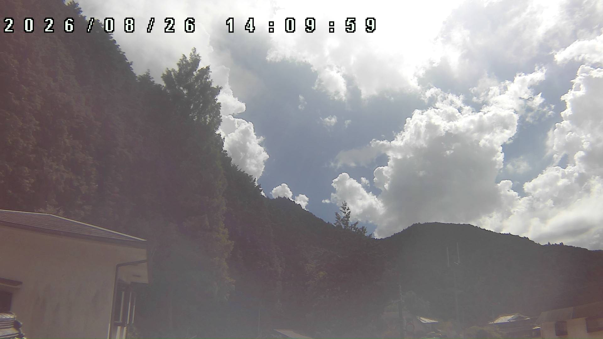 2026年8月26日 14:10ごろの金剛山登山口周辺の空