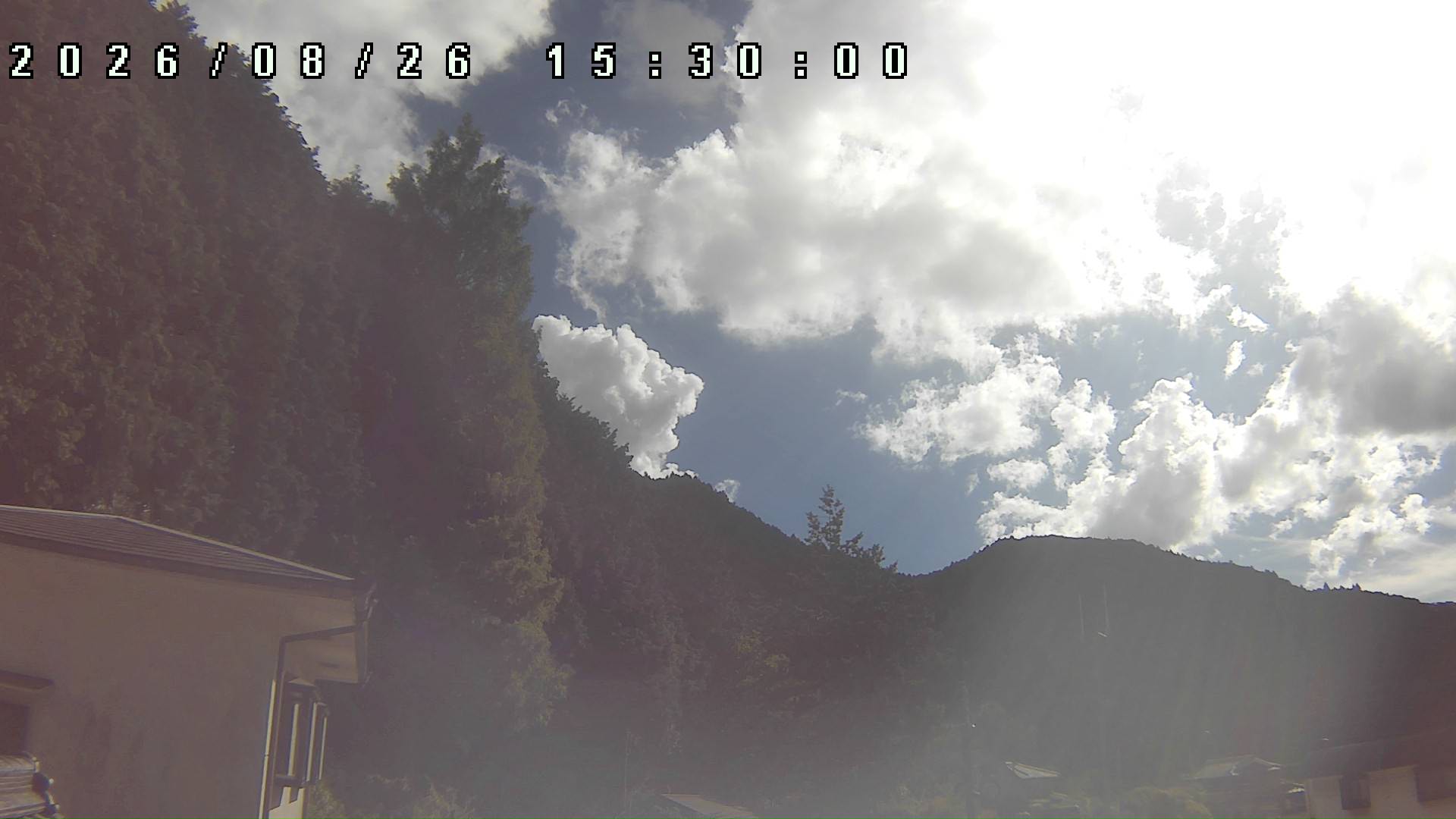 2026年8月26日 15:30ごろの金剛山登山口周辺の空