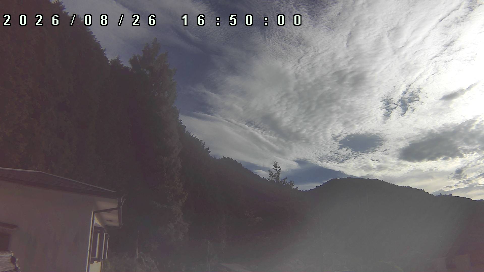2026年8月26日 16:50ごろの金剛山登山口周辺の空