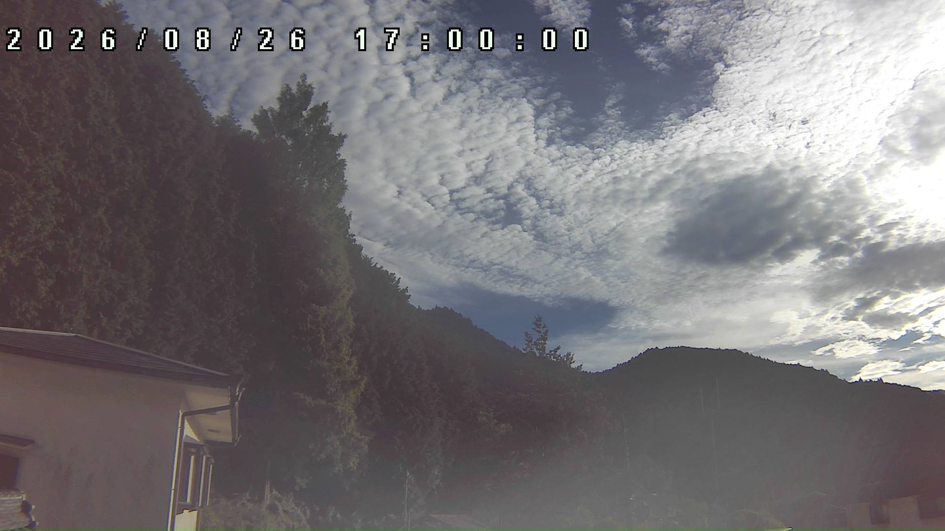 2026年8月26日 17:00ごろの金剛山登山口周辺の空
