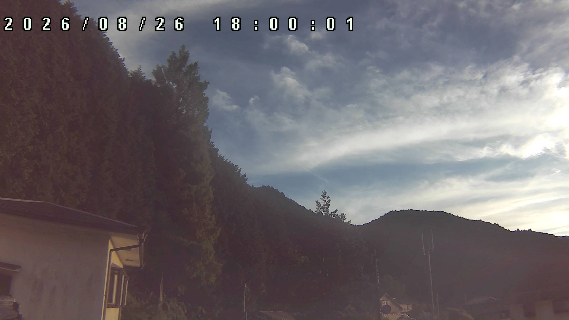 2026年8月26日 18:00ごろの金剛山登山口周辺の空