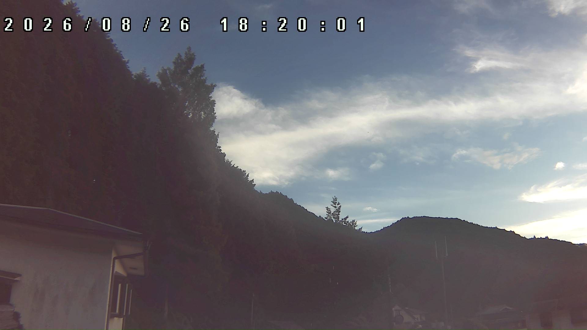 2026年8月26日 18:20ごろの金剛山登山口周辺の空