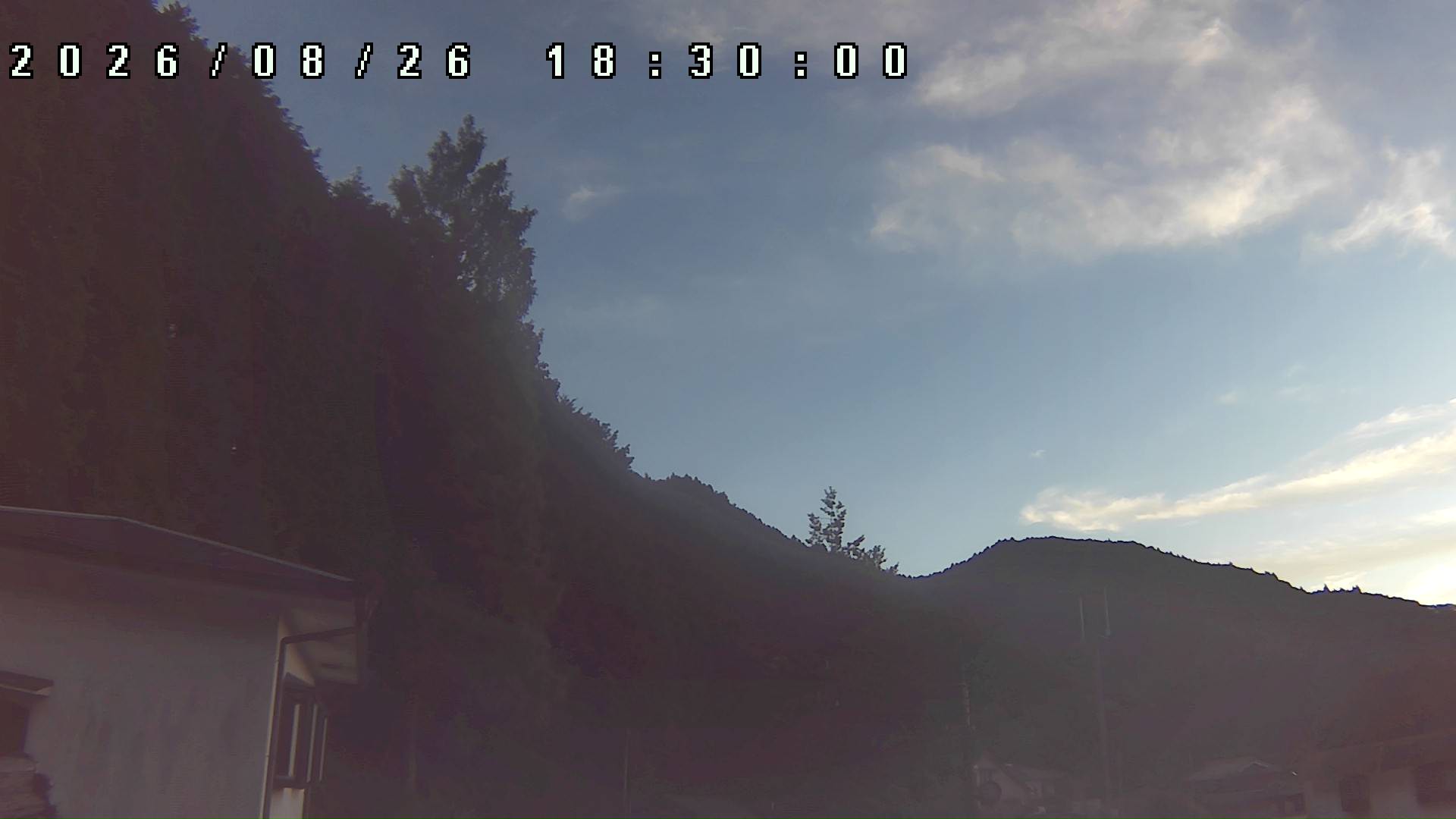 2026年8月26日 18:30ごろの金剛山登山口周辺の空