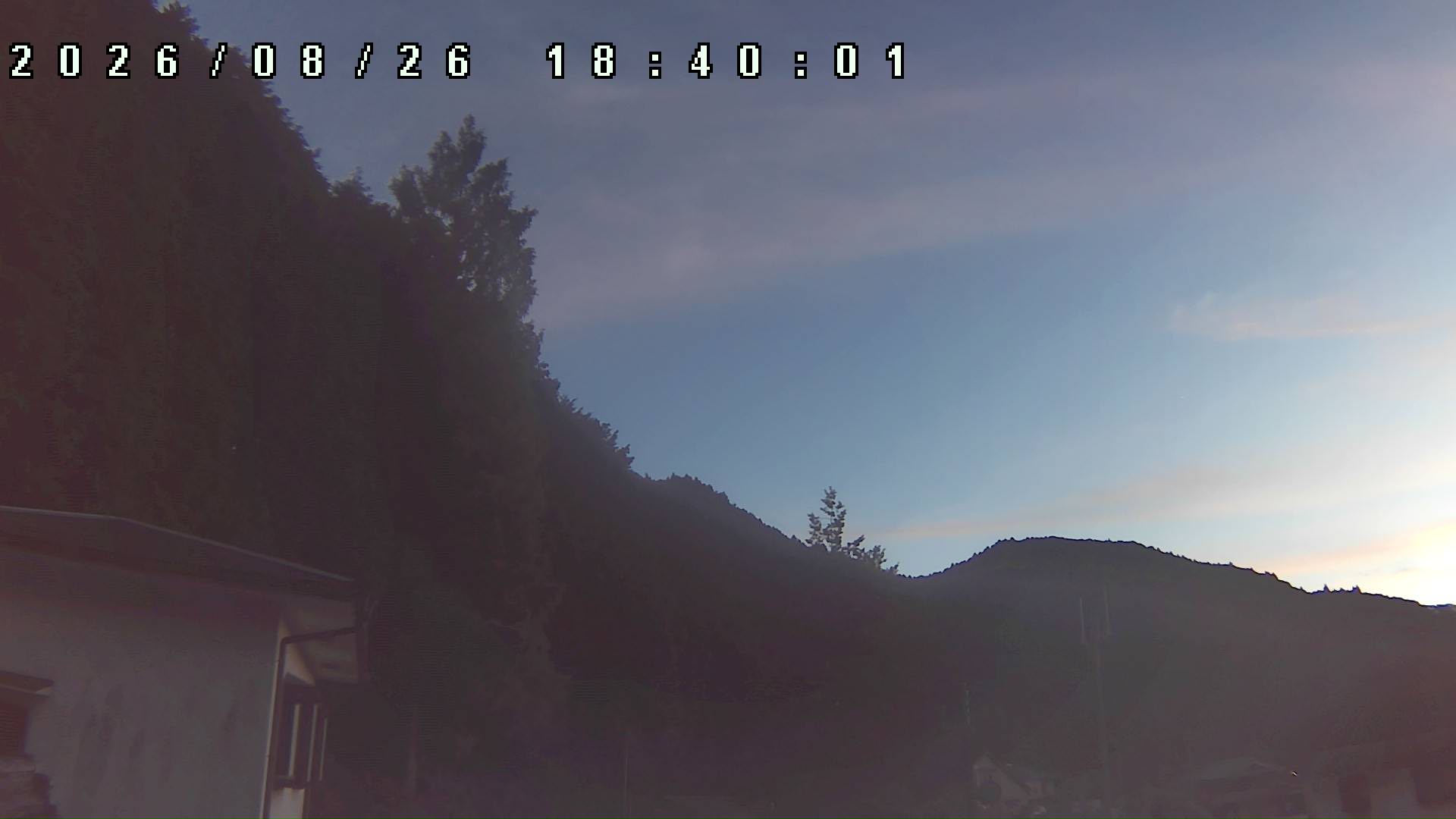 2026年8月26日 18:40ごろの金剛山登山口周辺の空