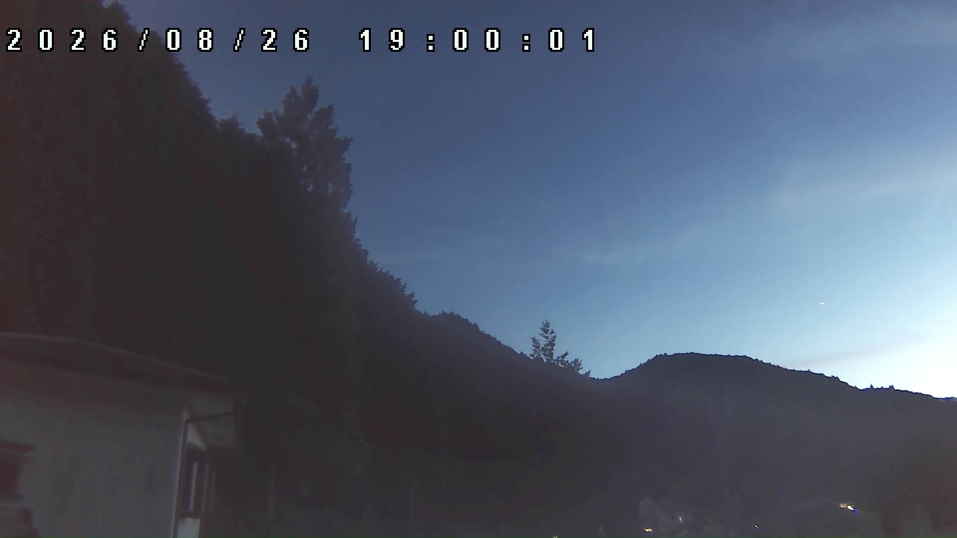 2026年8月26日 19:00ごろの金剛山登山口周辺の空