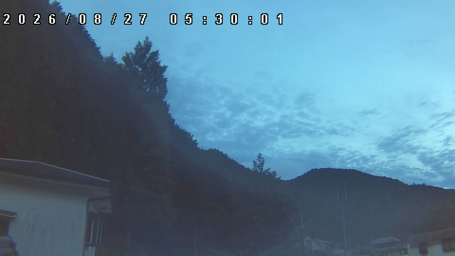 2026年8月27日 05:30ごろの金剛山登山口周辺の空