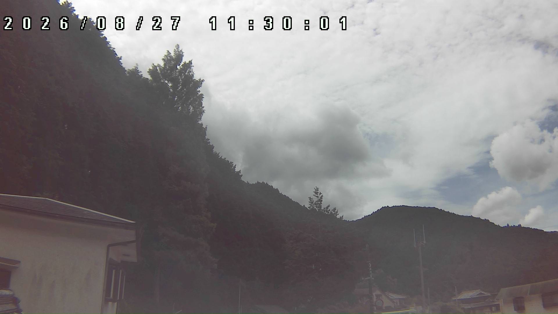 2026年8月27日 11:30ごろの金剛山登山口周辺の空