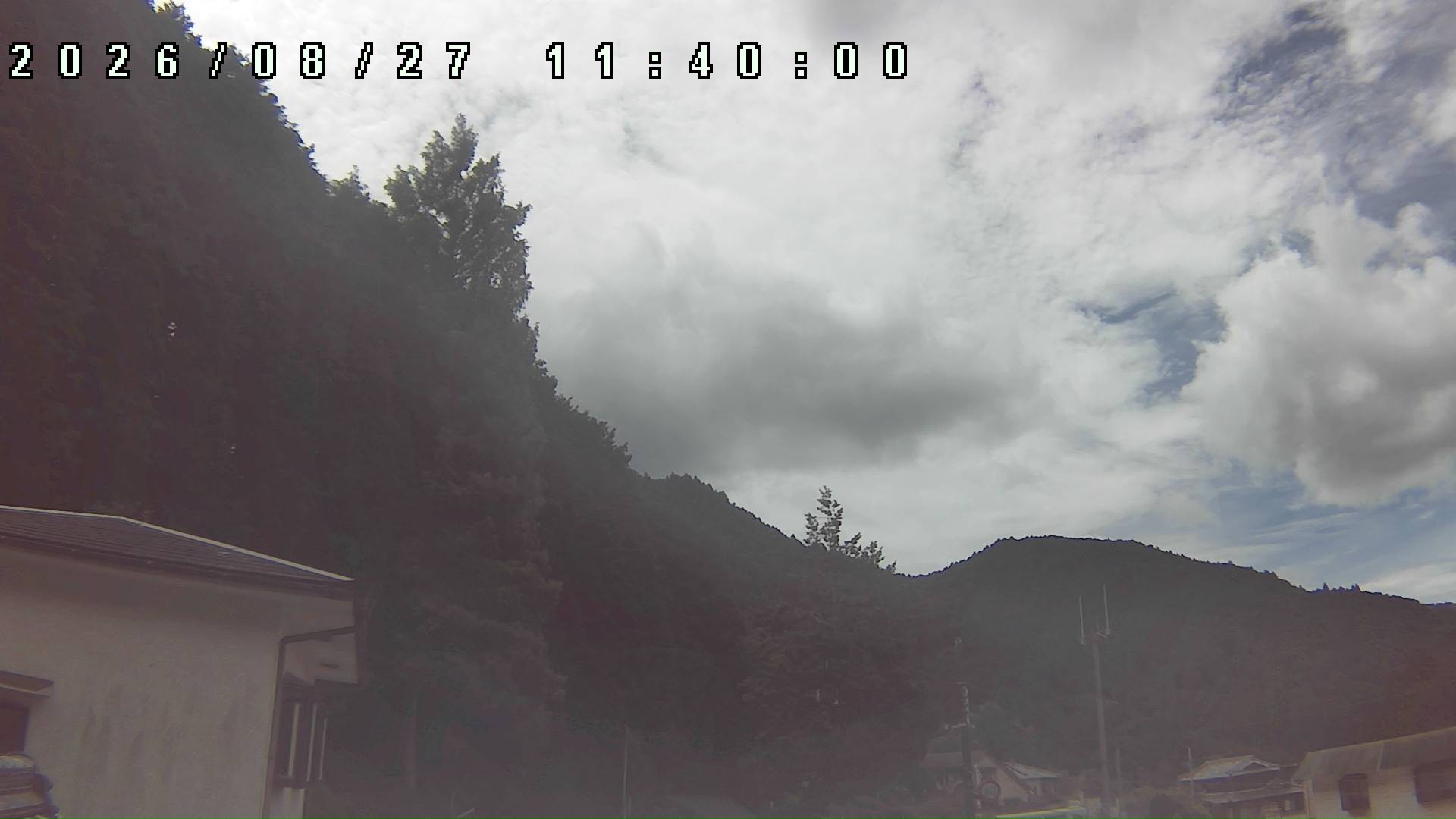 2026年8月27日 11:40ごろの金剛山登山口周辺の空