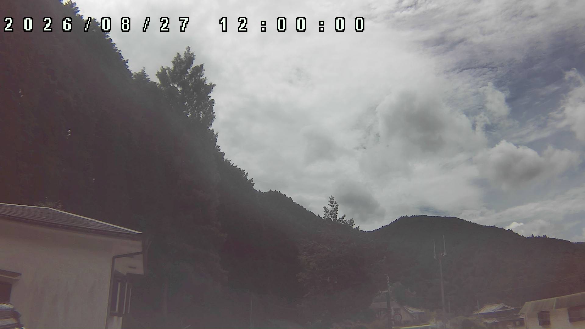 2026年8月27日 12:00ごろの金剛山登山口周辺の空