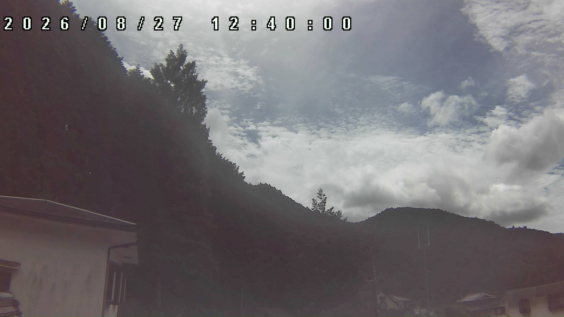 2026年8月27日 12:40ごろの金剛山登山口周辺の空