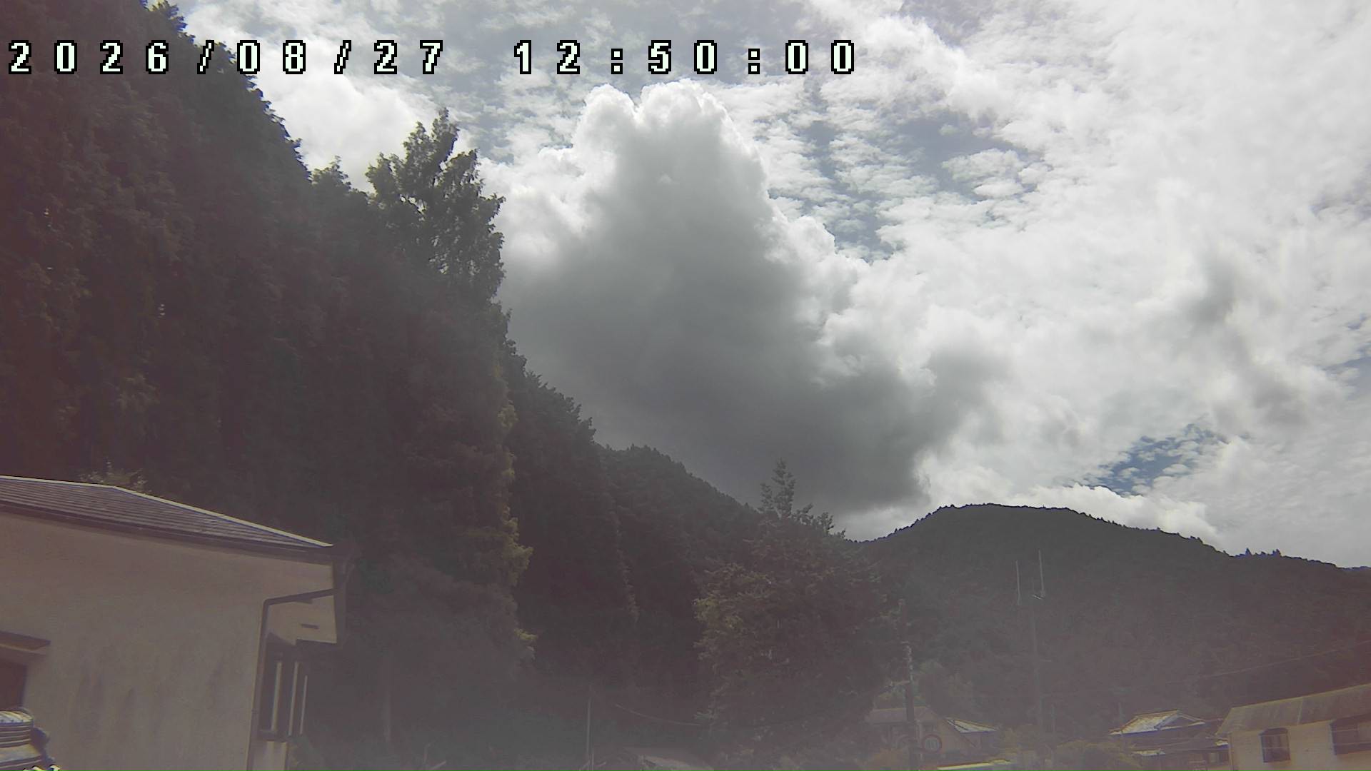 2026年8月27日 12:50ごろの金剛山登山口周辺の空