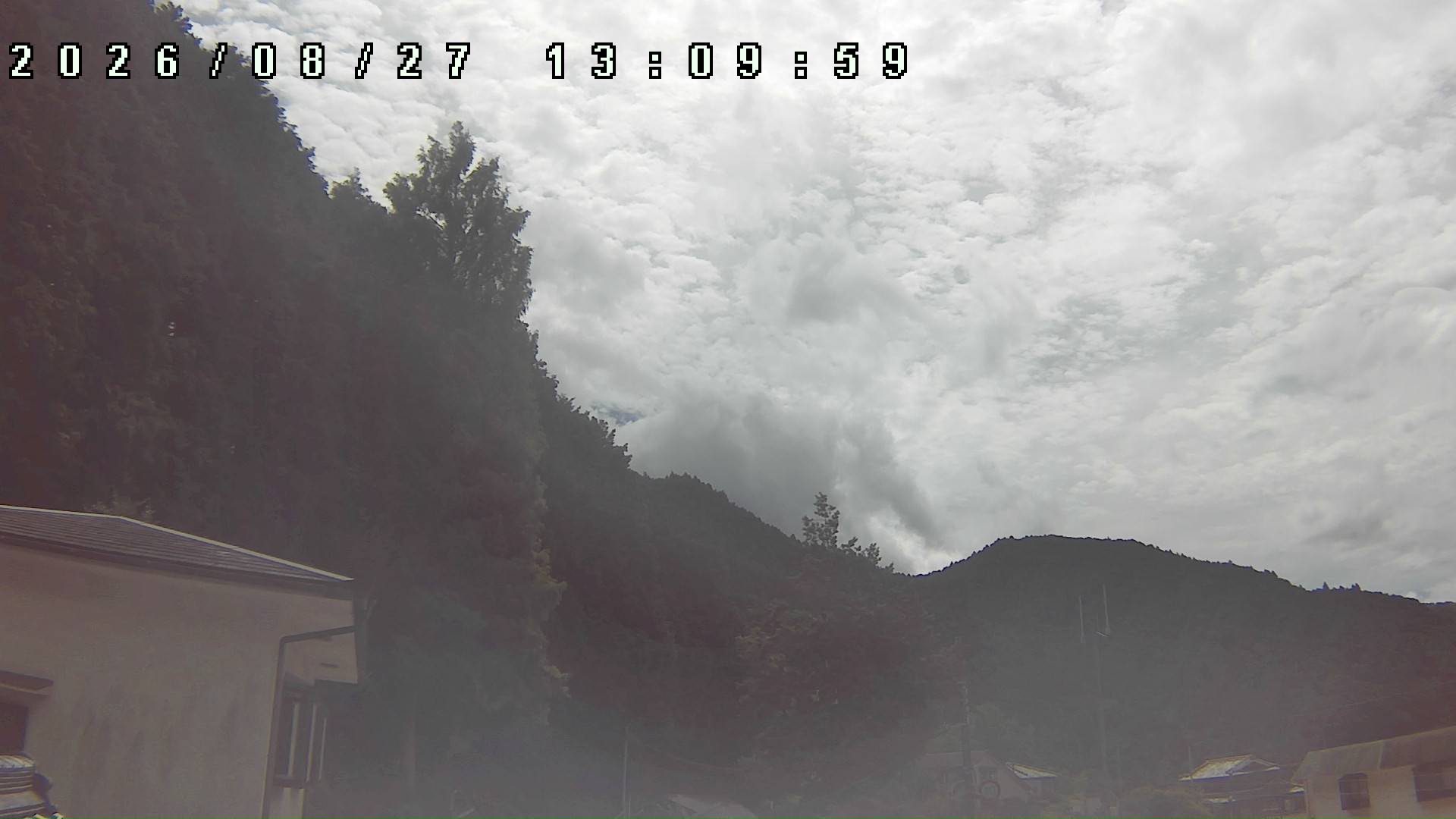 2026年8月27日 13:10ごろの金剛山登山口周辺の空
