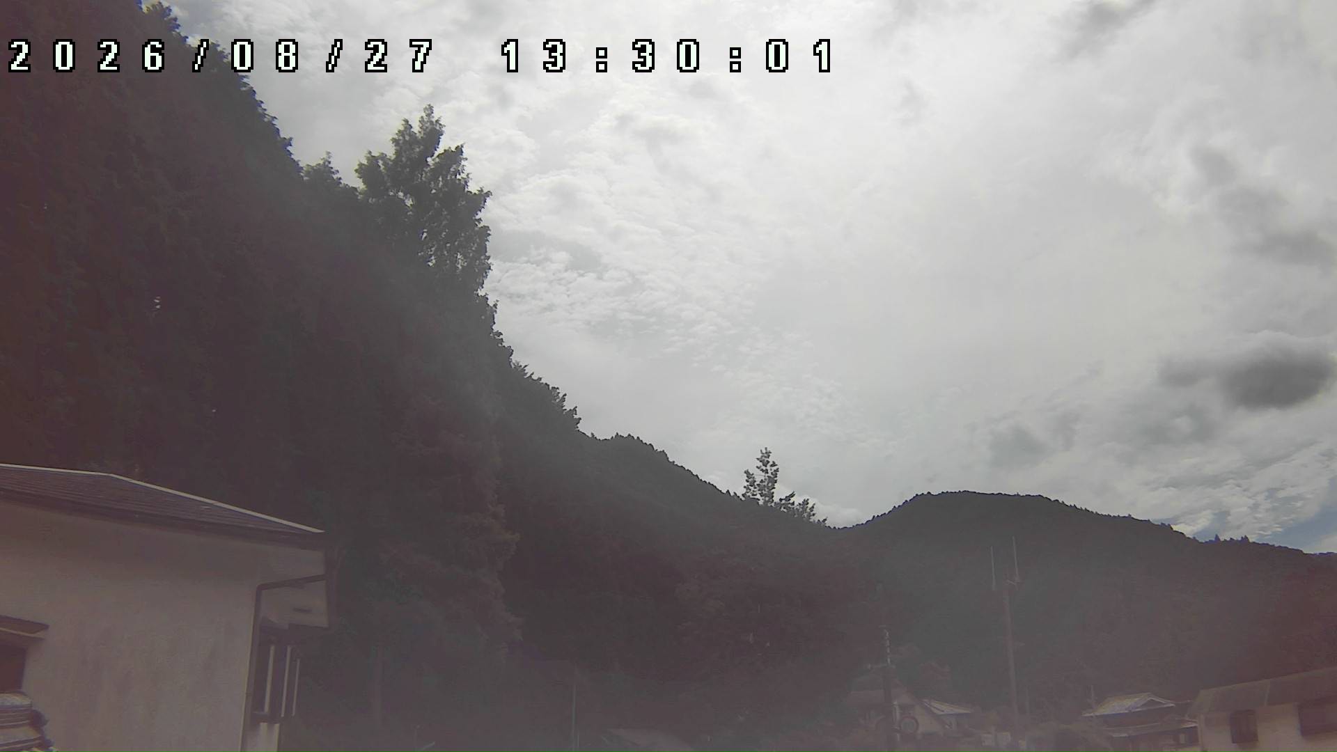 2026年8月27日 13:30ごろの金剛山登山口周辺の空