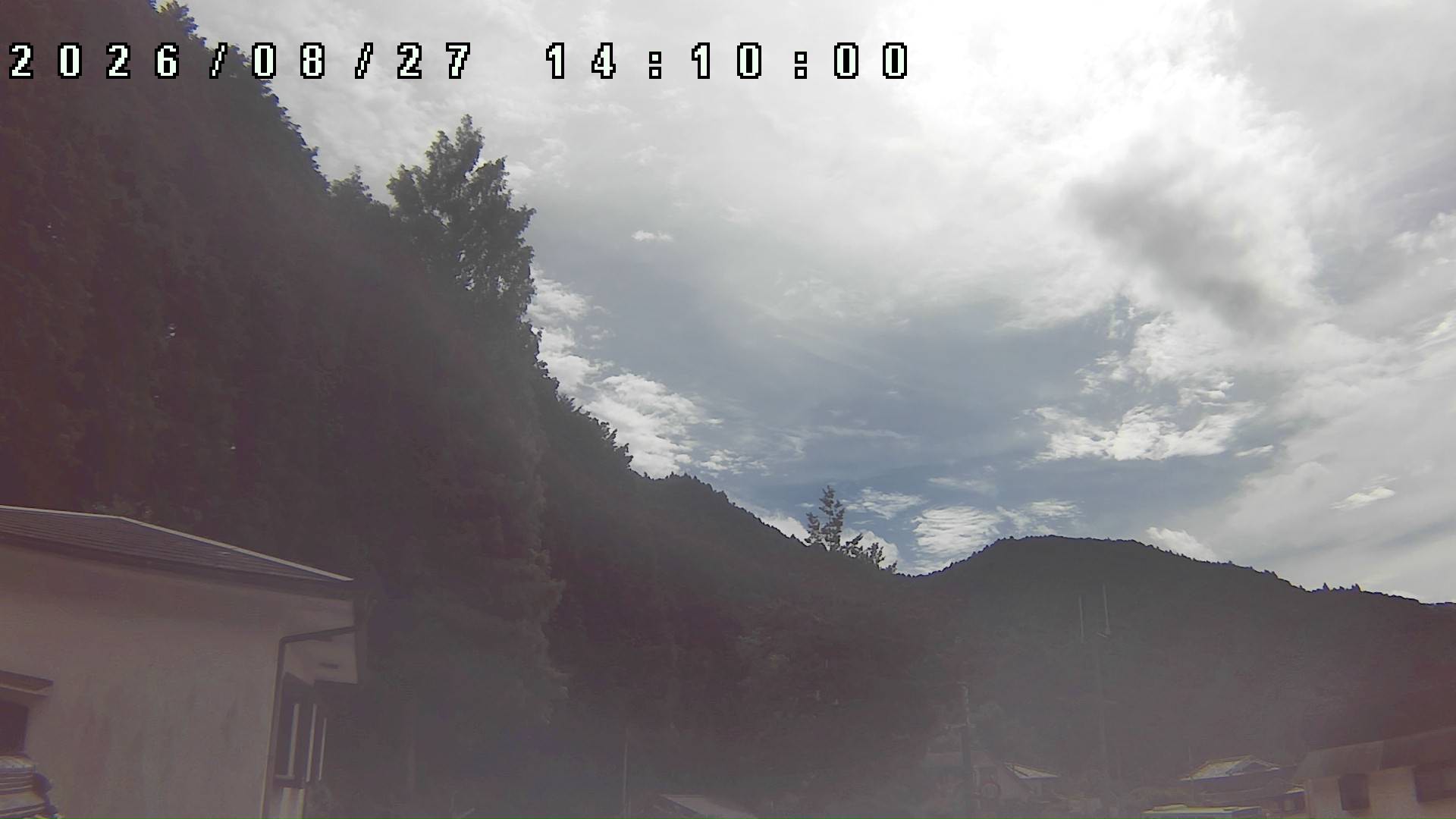 2026年8月27日 14:10ごろの金剛山登山口周辺の空