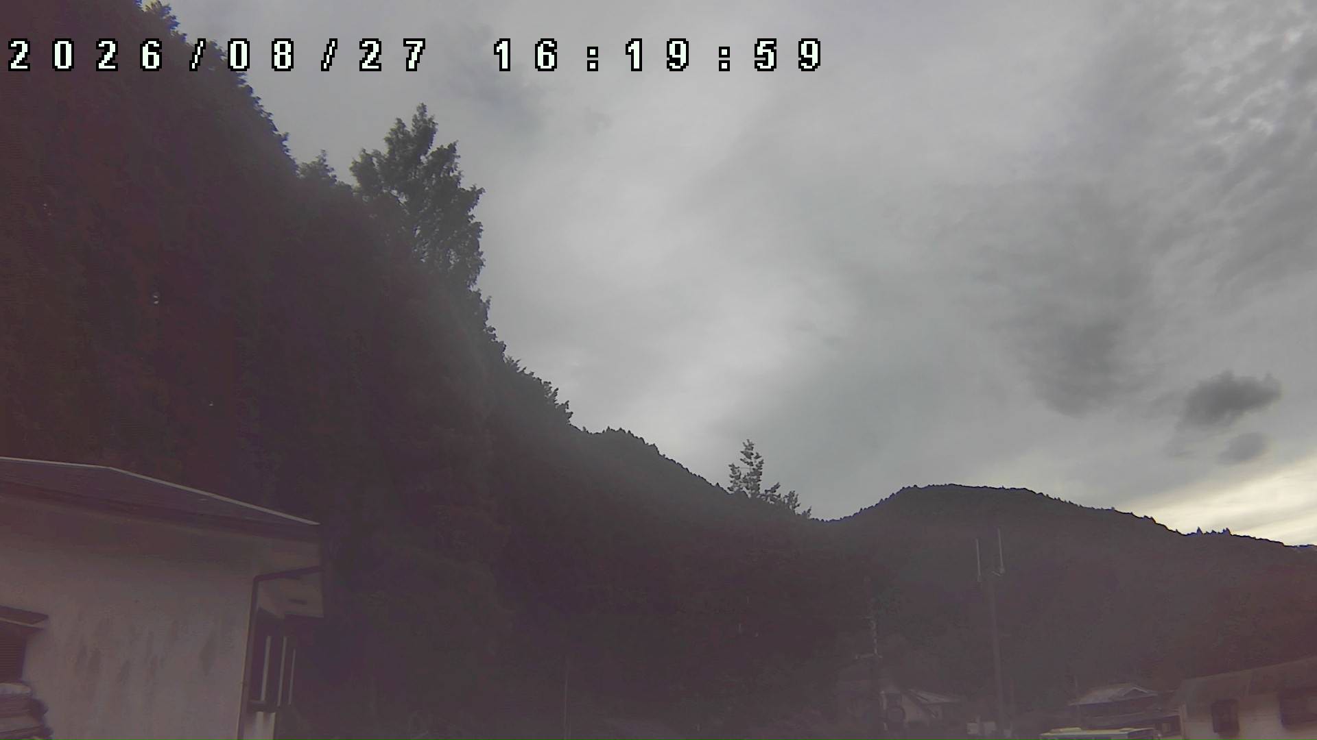 2026年8月27日 16:20ごろの金剛山登山口周辺の空