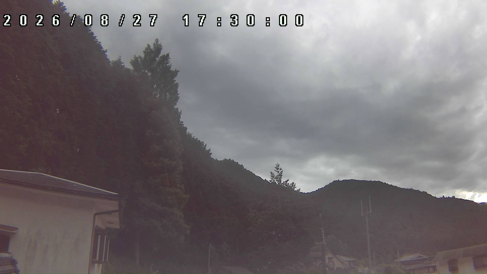 2026年8月27日 17:30ごろの金剛山登山口周辺の空