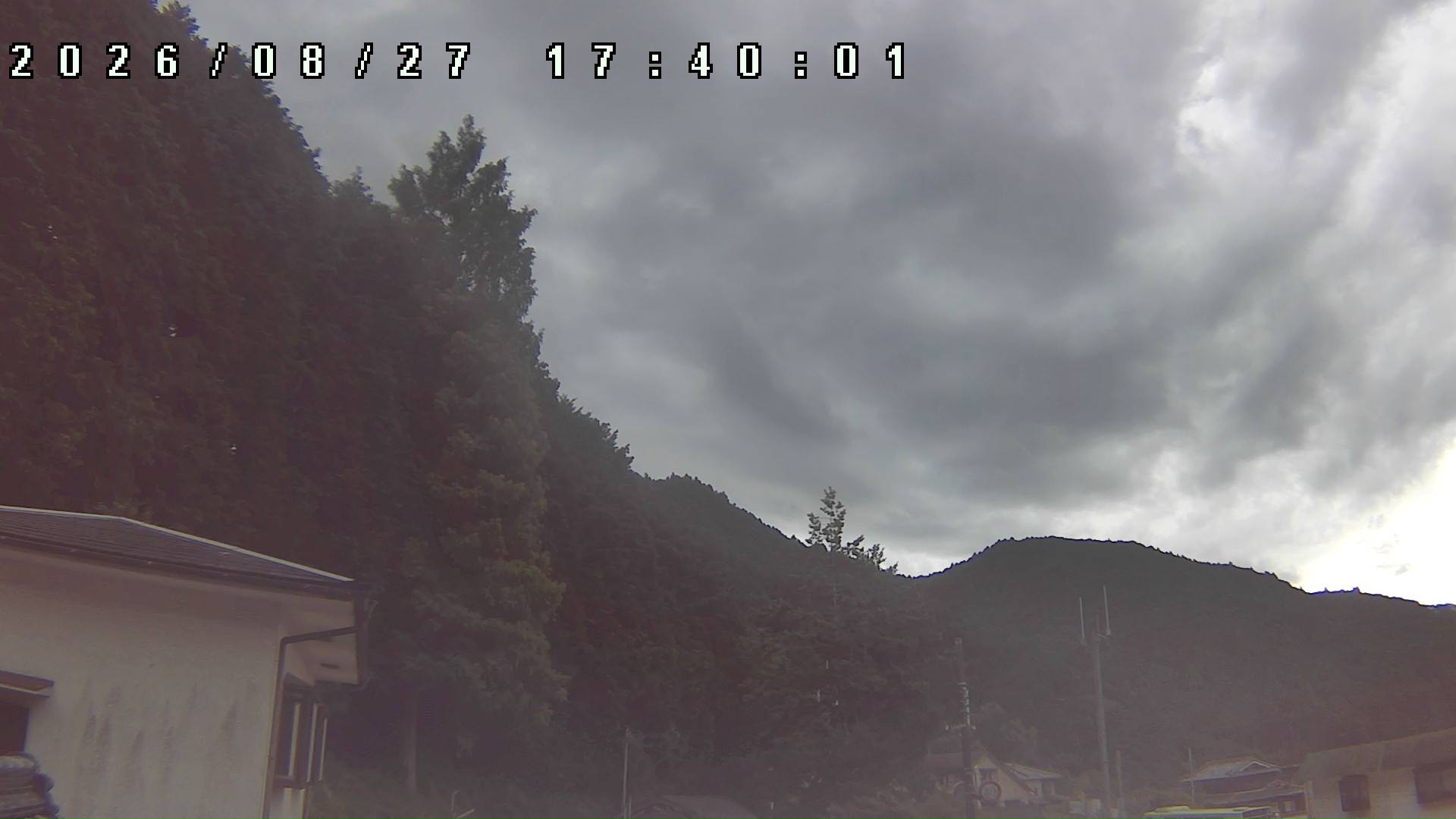 2026年8月27日 17:40ごろの金剛山登山口周辺の空