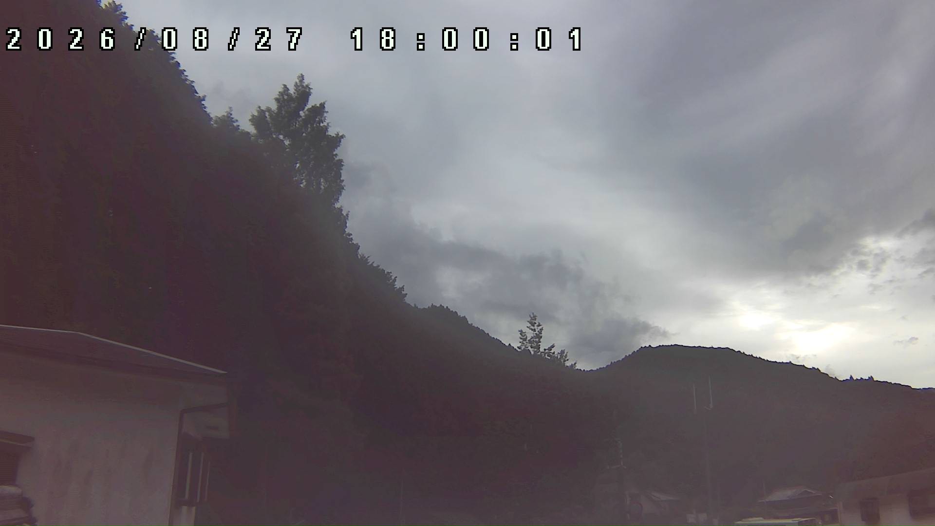 2026年8月27日 18:00ごろの金剛山登山口周辺の空