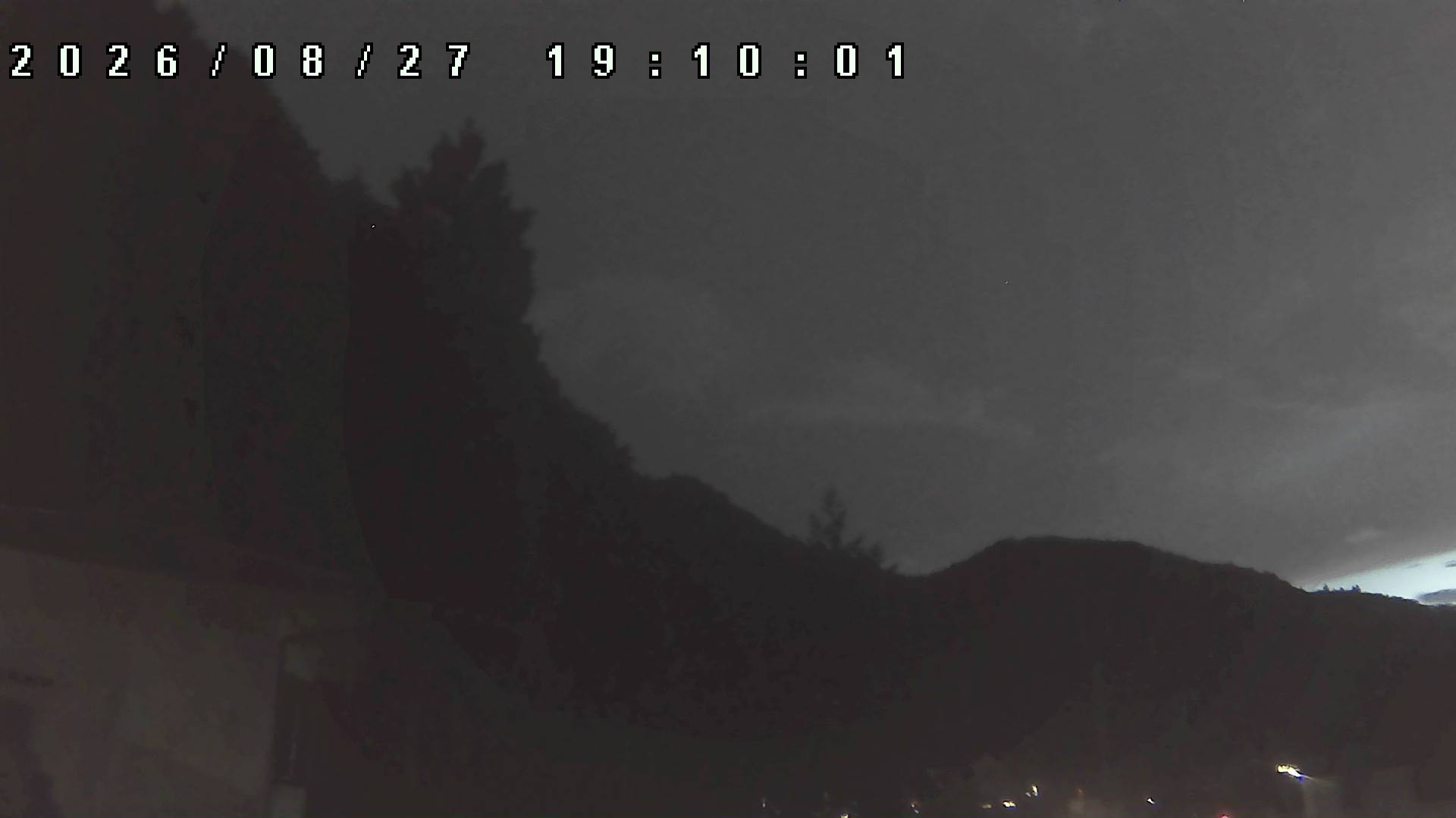 2026年8月27日 19:10ごろの金剛山登山口周辺の空
