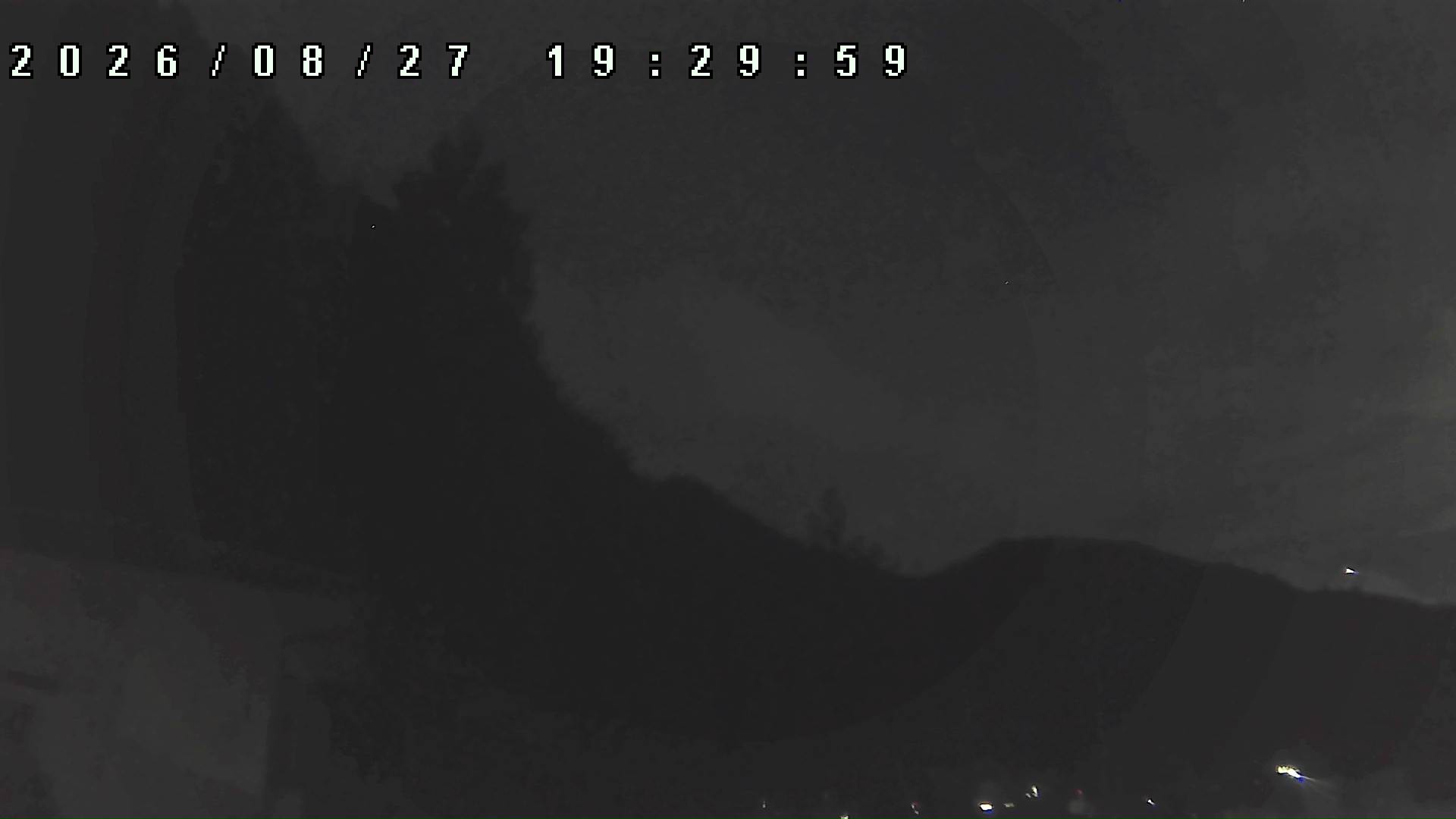 2026年8月27日 19:30ごろの金剛山登山口周辺の空