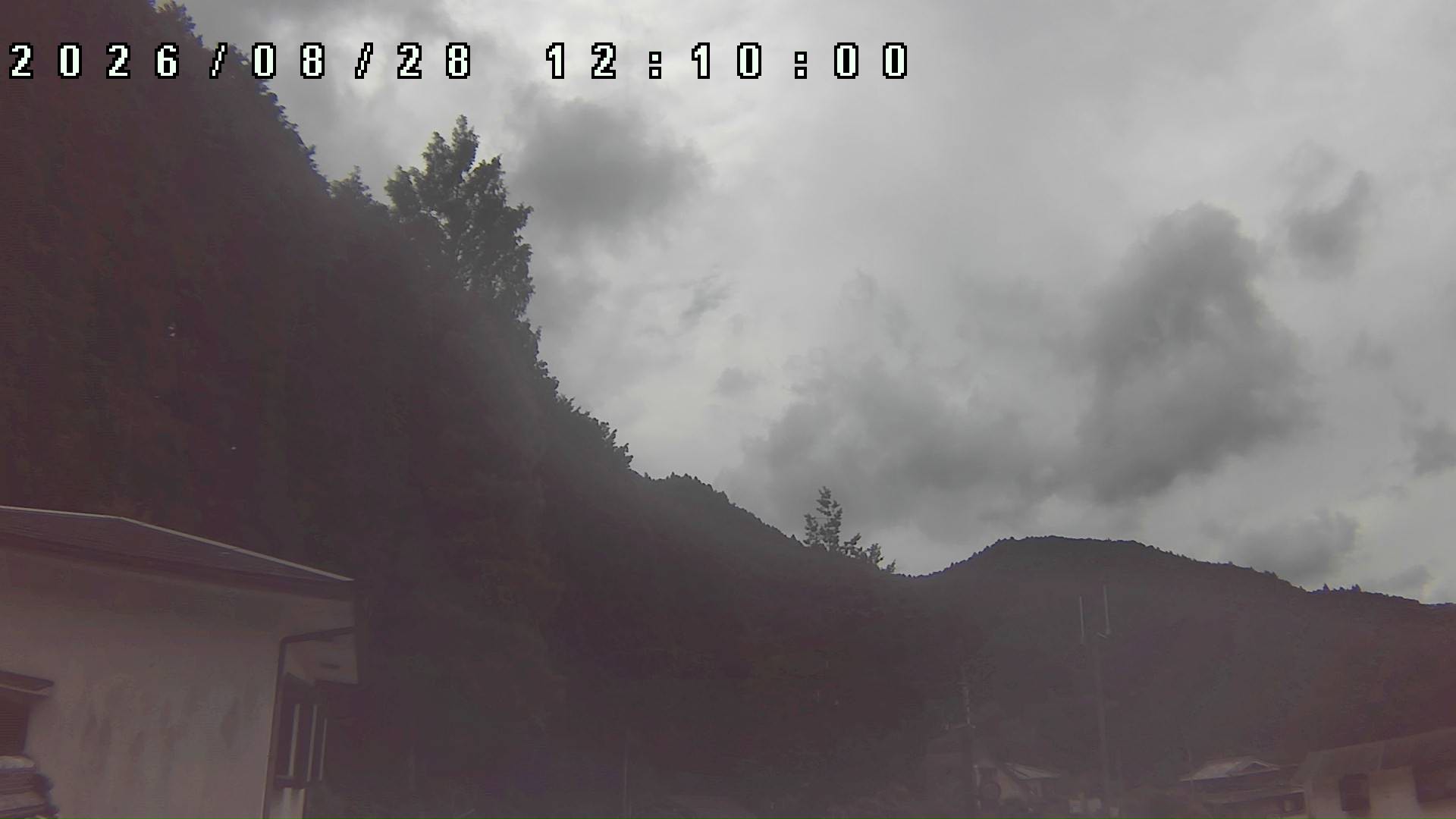 2026年8月28日 12:10ごろの金剛山登山口周辺の空