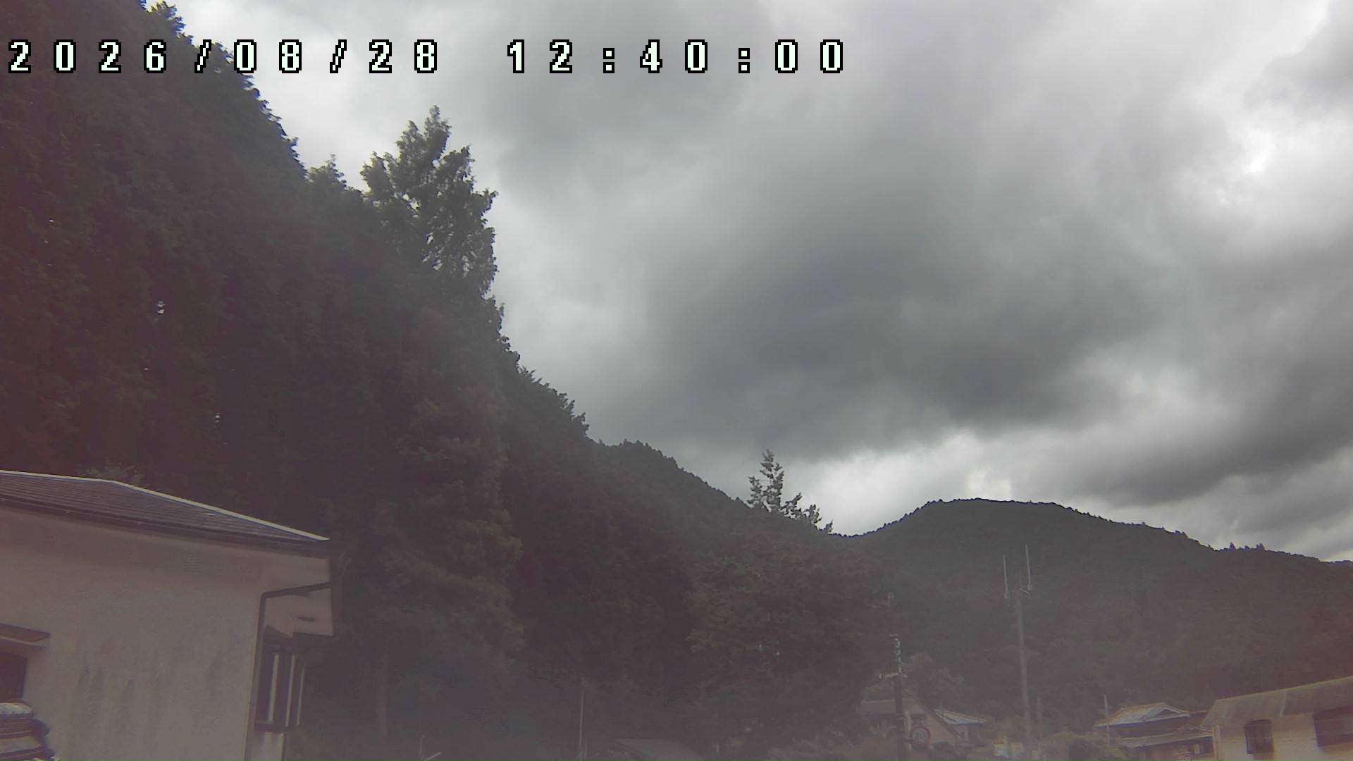 2026年8月28日 12:40ごろの金剛山登山口周辺の空