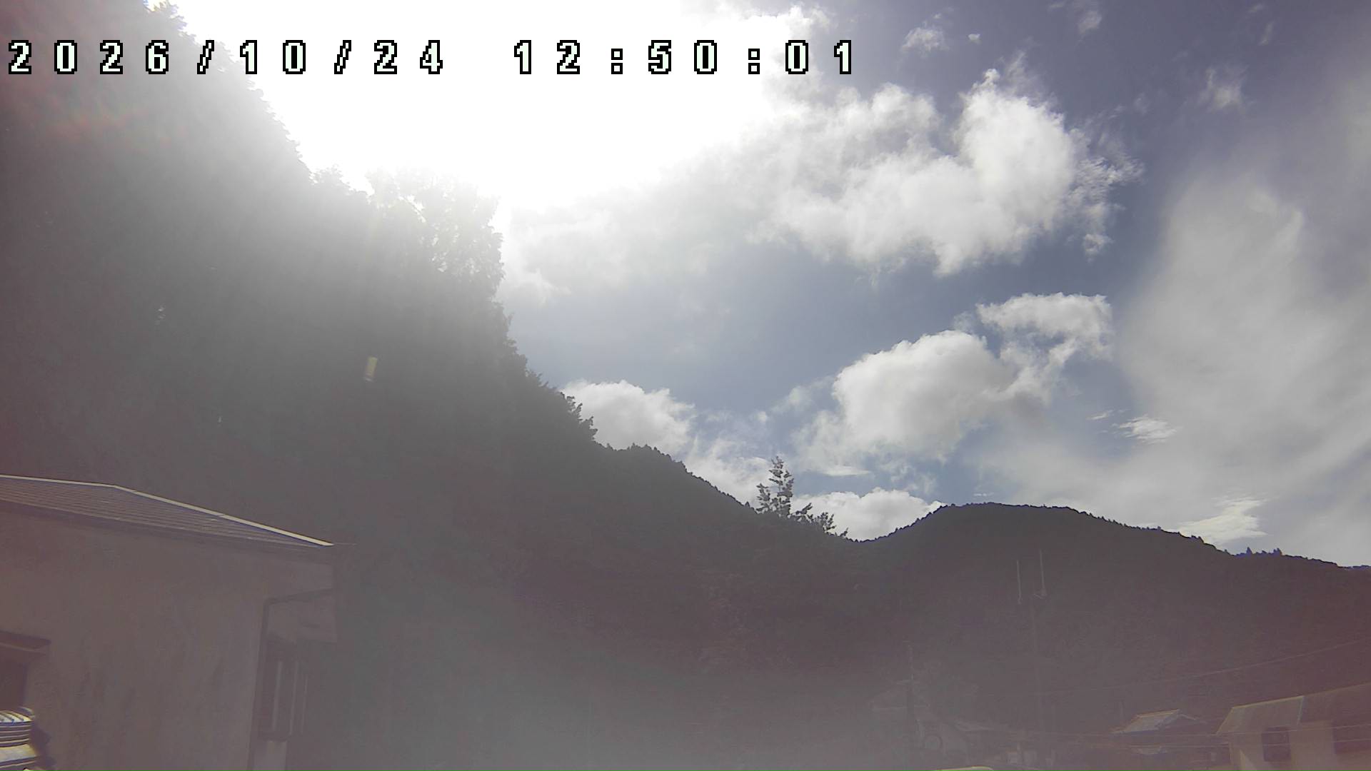 2026年10月24日 12:50ごろの金剛山登山口周辺の空