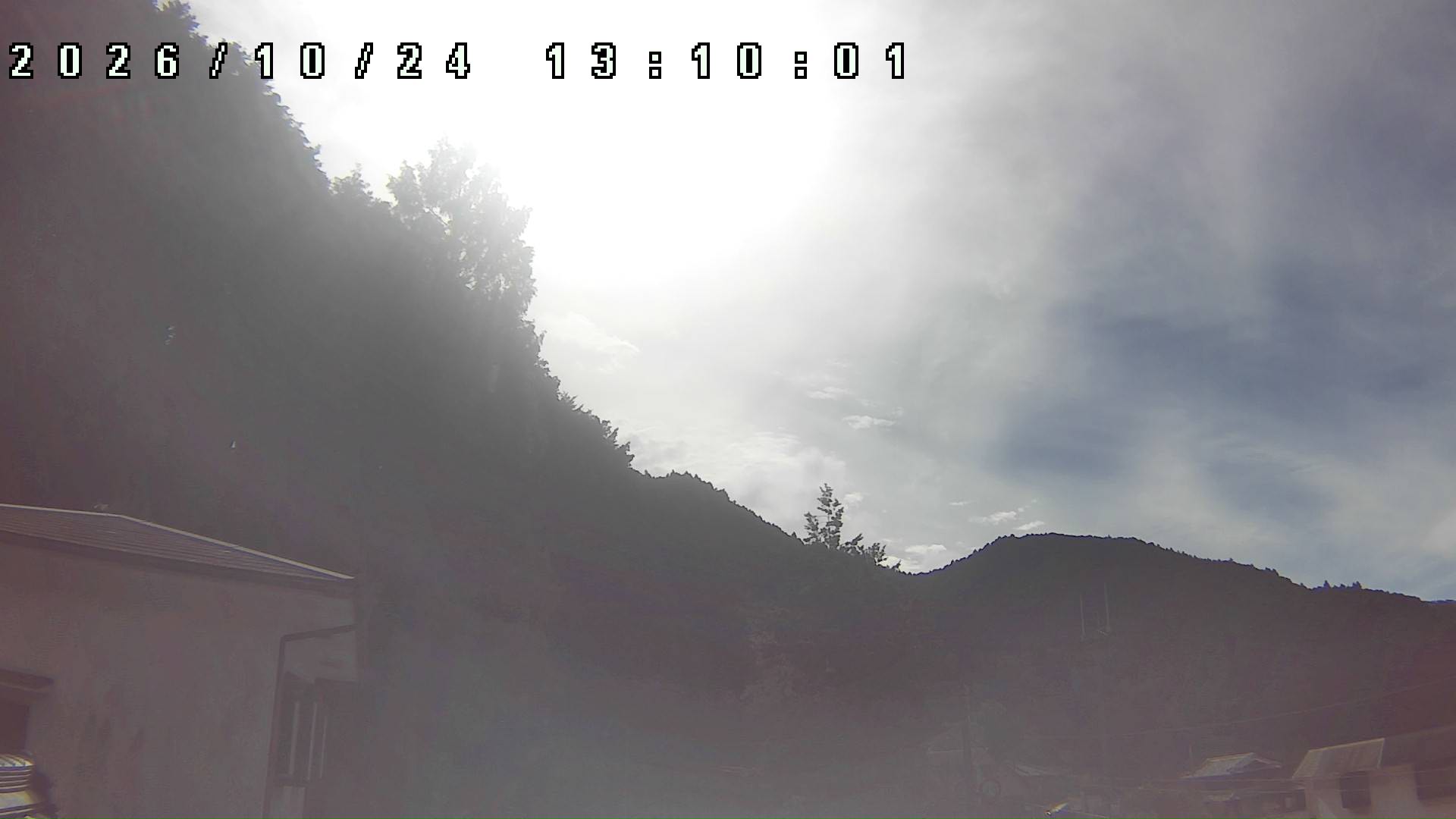 2026年10月24日 13:10ごろの金剛山登山口周辺の空