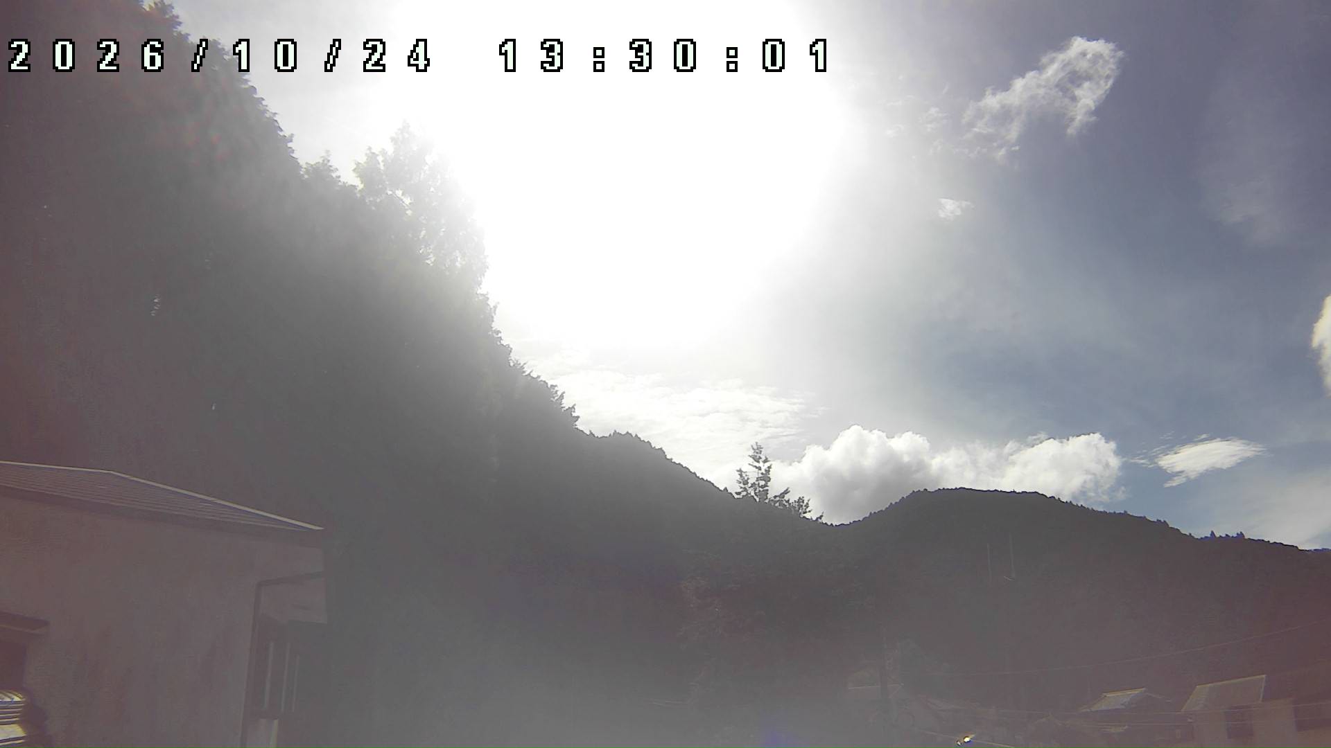 2026年10月24日 13:30ごろの金剛山登山口周辺の空