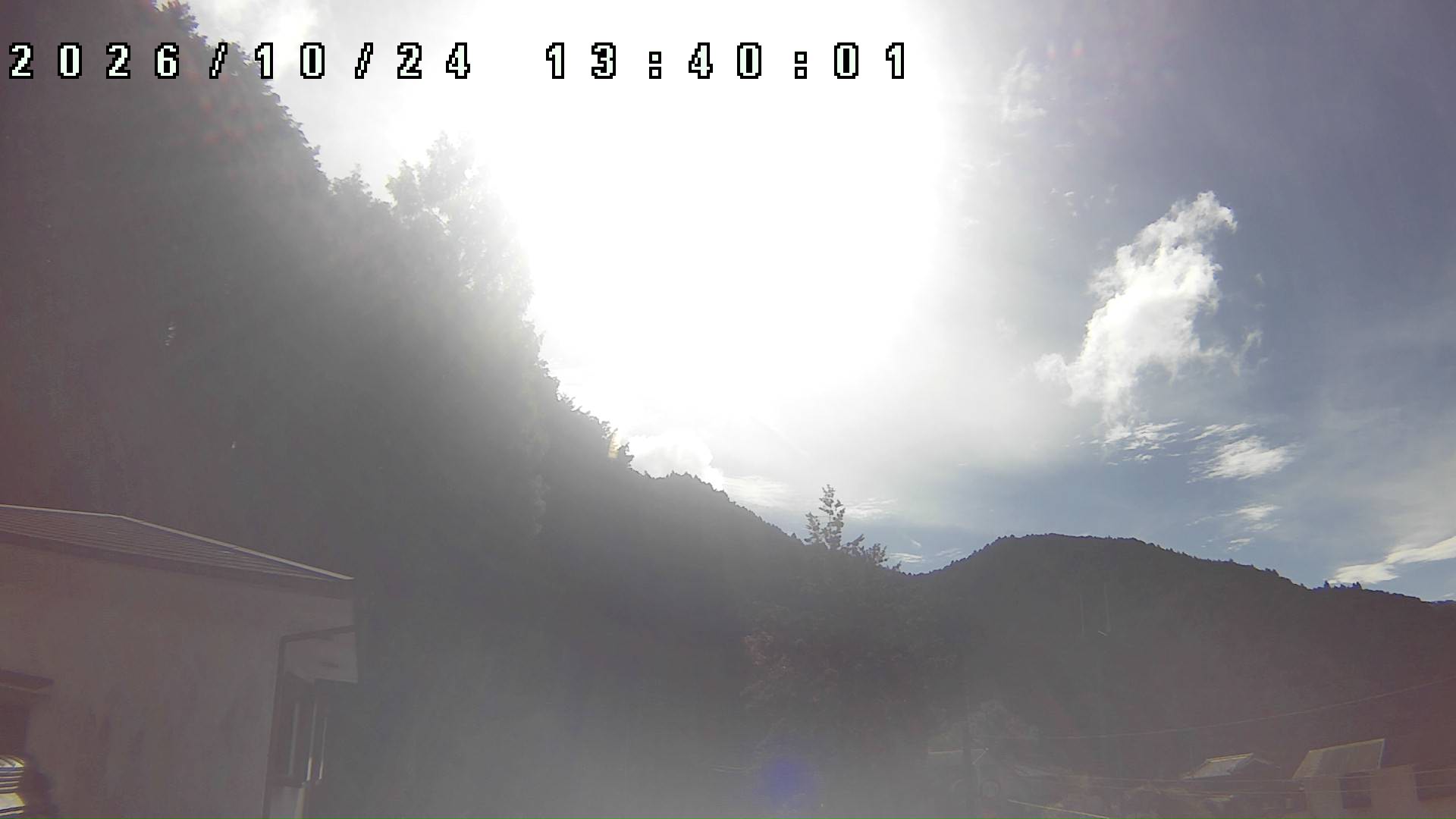 2026年10月24日 13:40ごろの金剛山登山口周辺の空