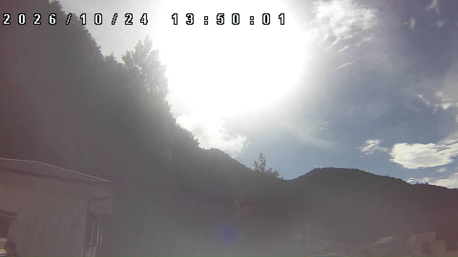 2026年10月24日 13:50ごろの金剛山登山口周辺の空