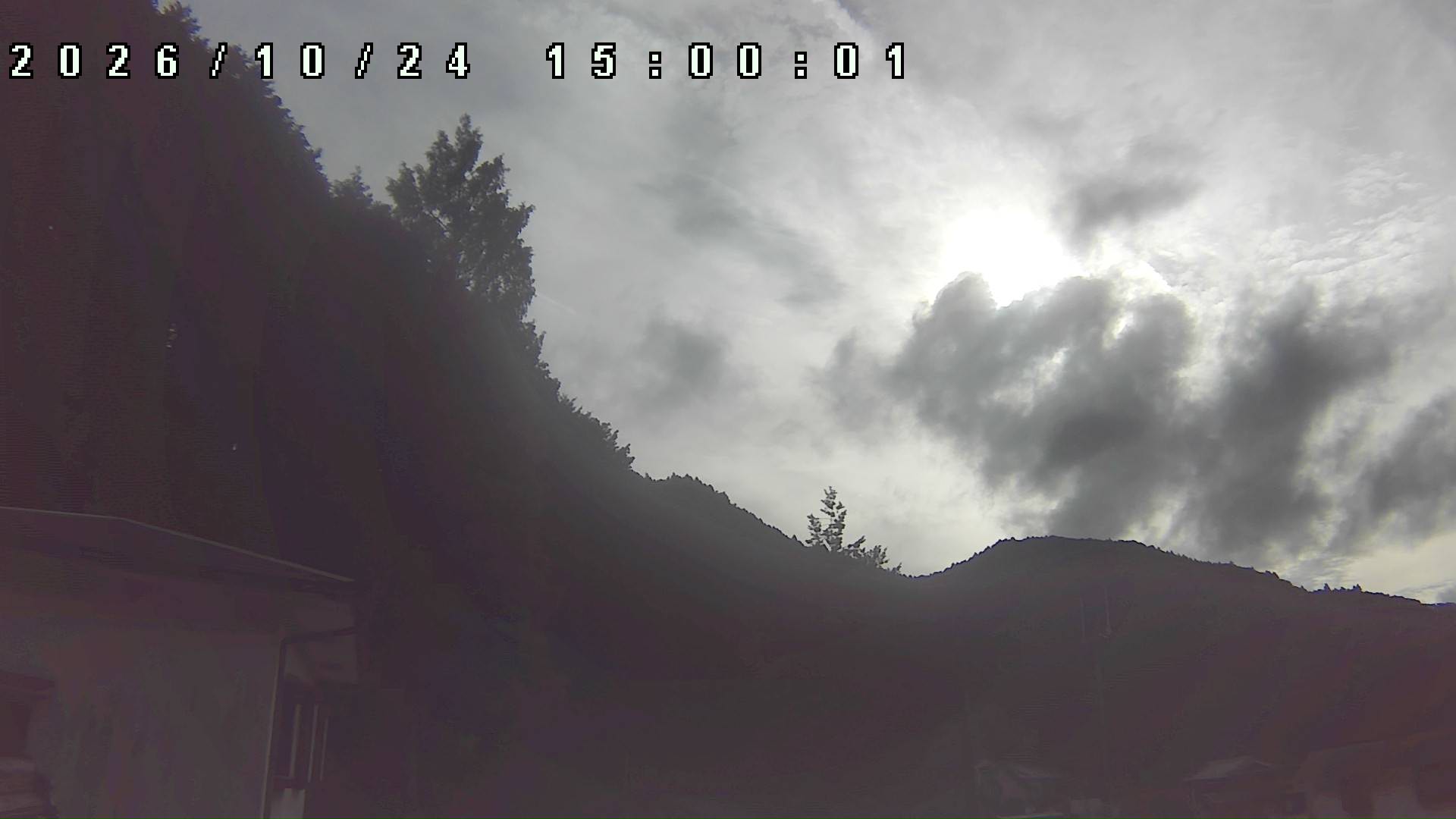2026年10月24日 15:00ごろの金剛山登山口周辺の空