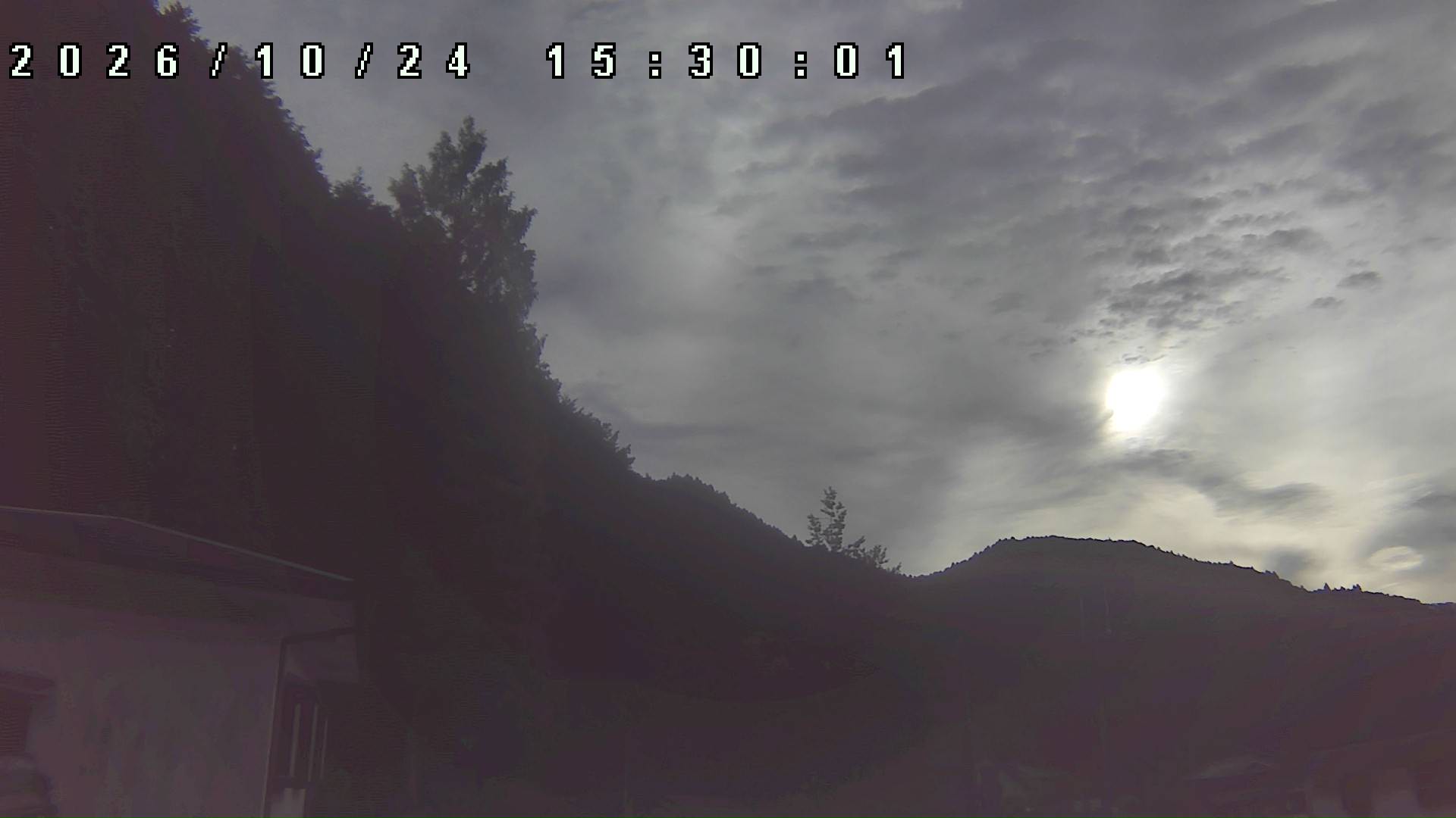 2026年10月24日 15:30ごろの金剛山登山口周辺の空