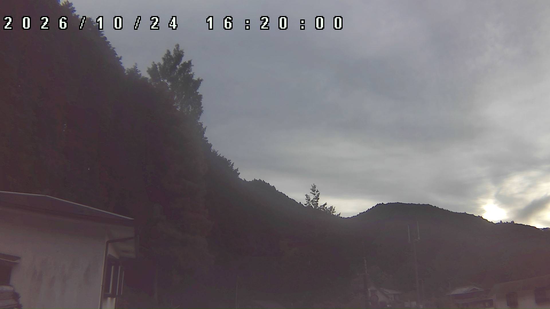 2026年10月24日 16:20ごろの金剛山登山口周辺の空