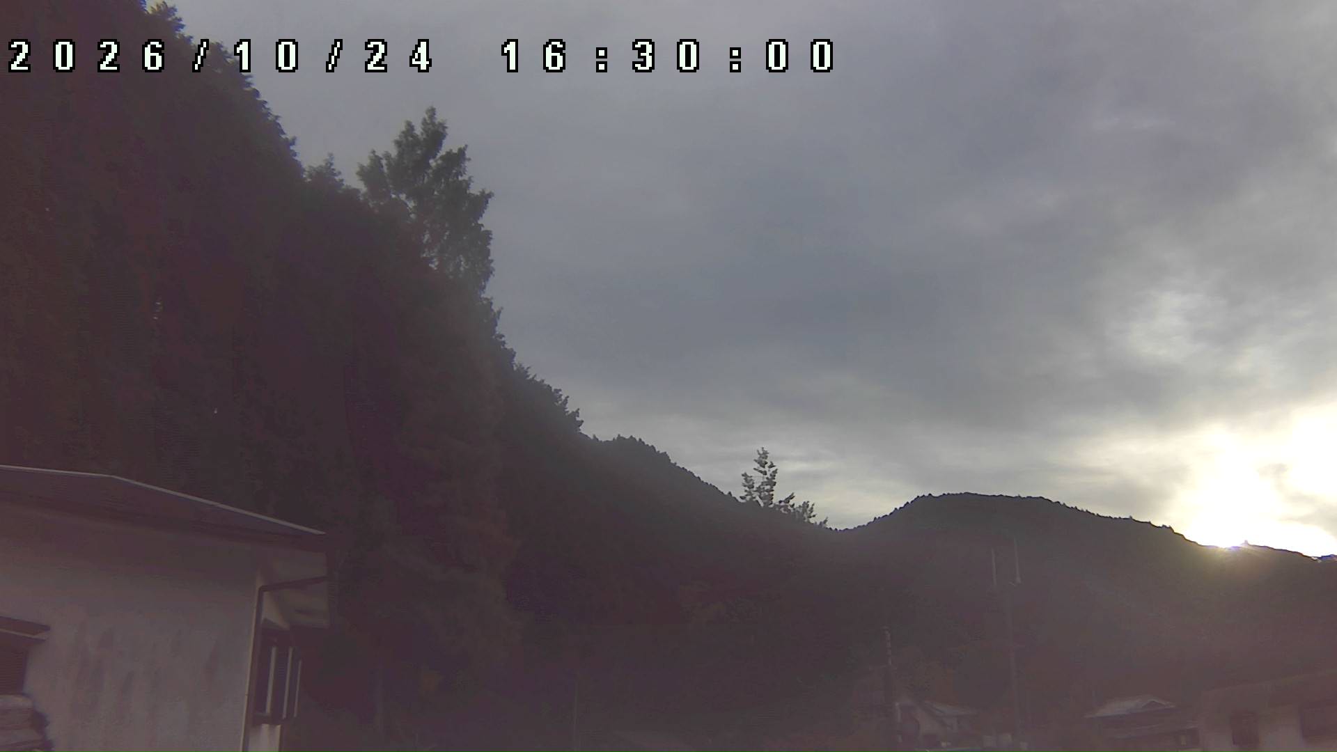 2026年10月24日 16:30ごろの金剛山登山口周辺の空