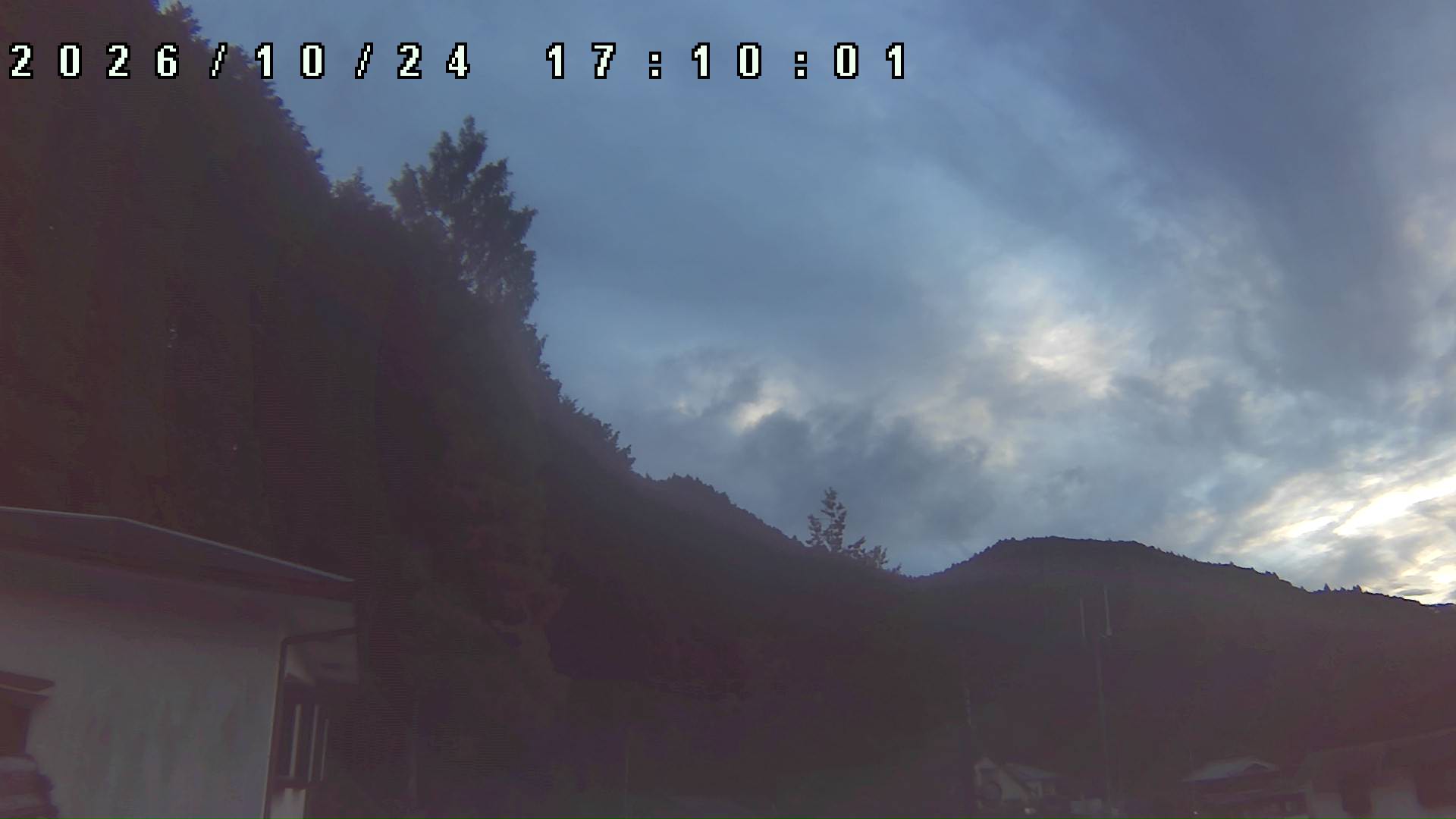 2026年10月24日 17:10ごろの金剛山登山口周辺の空