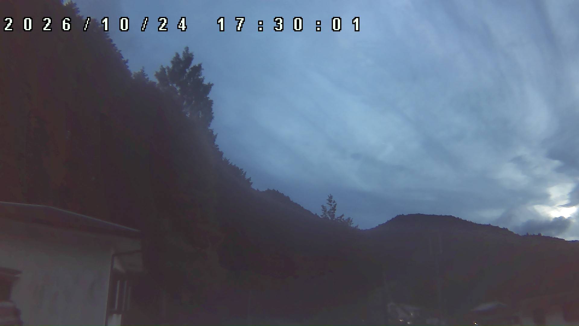 2026年10月24日 17:30ごろの金剛山登山口周辺の空