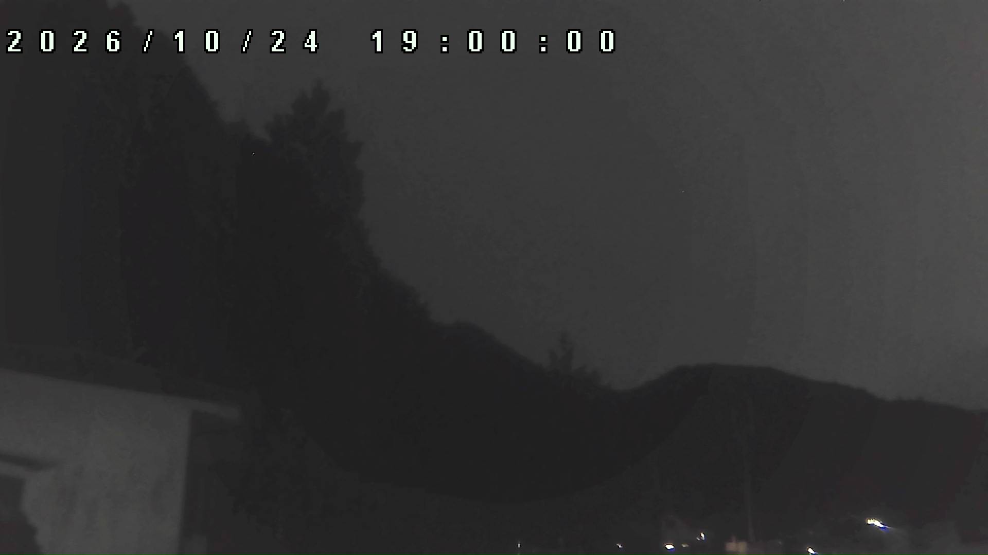 2026年10月24日 19:00ごろの金剛山登山口周辺の空