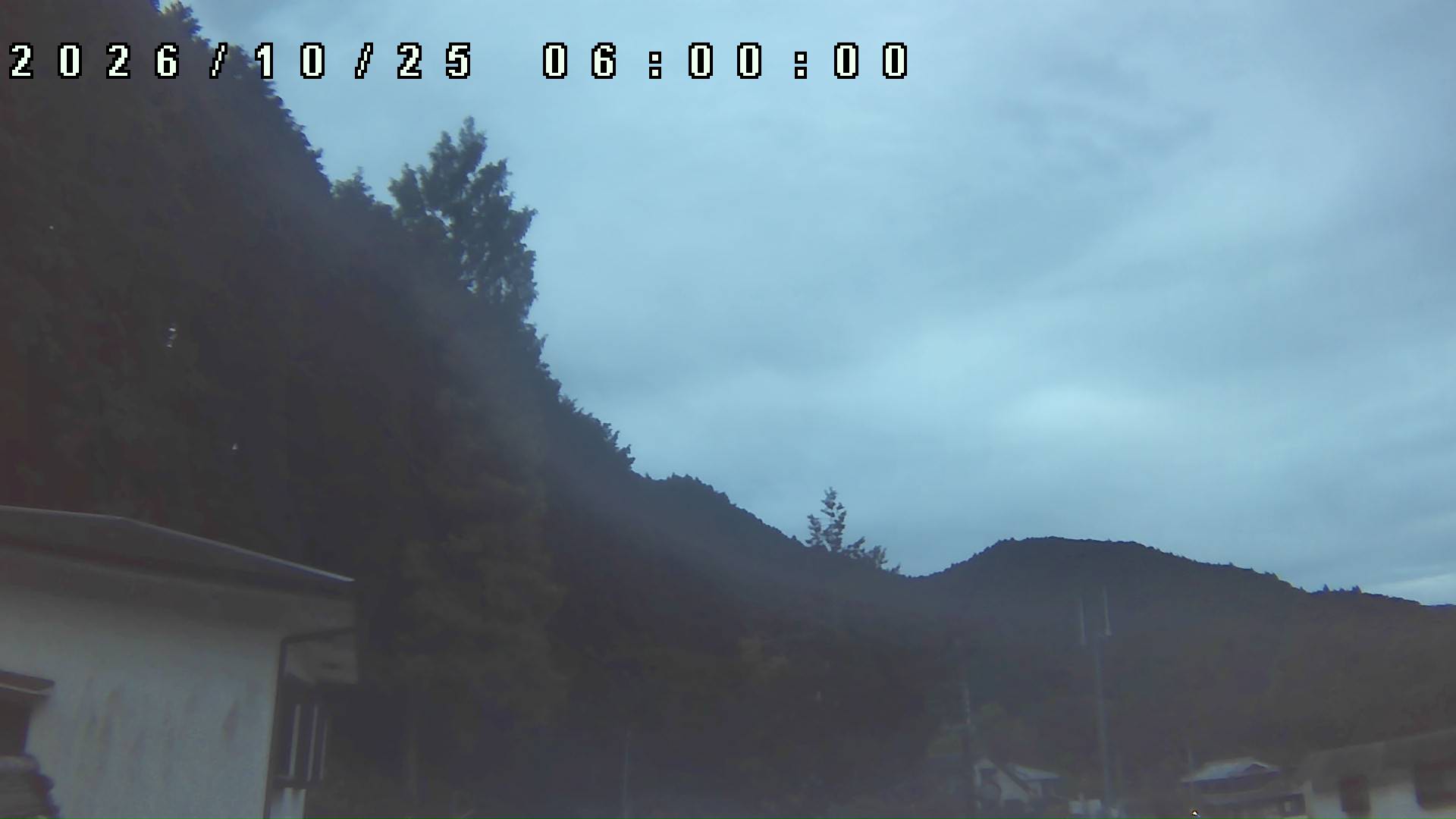 2026年10月25日 06:00ごろの金剛山登山口周辺の空