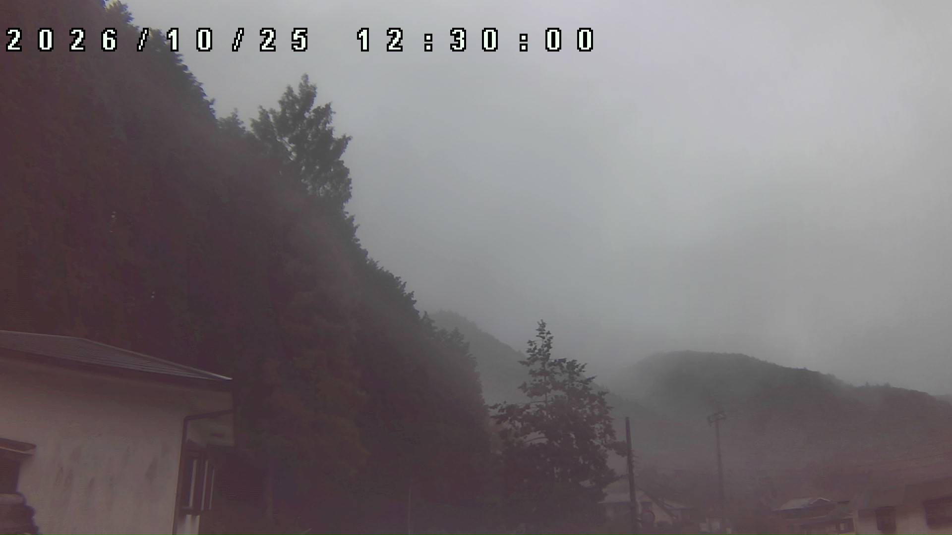 2026年10月25日 12:30ごろの金剛山登山口周辺の空