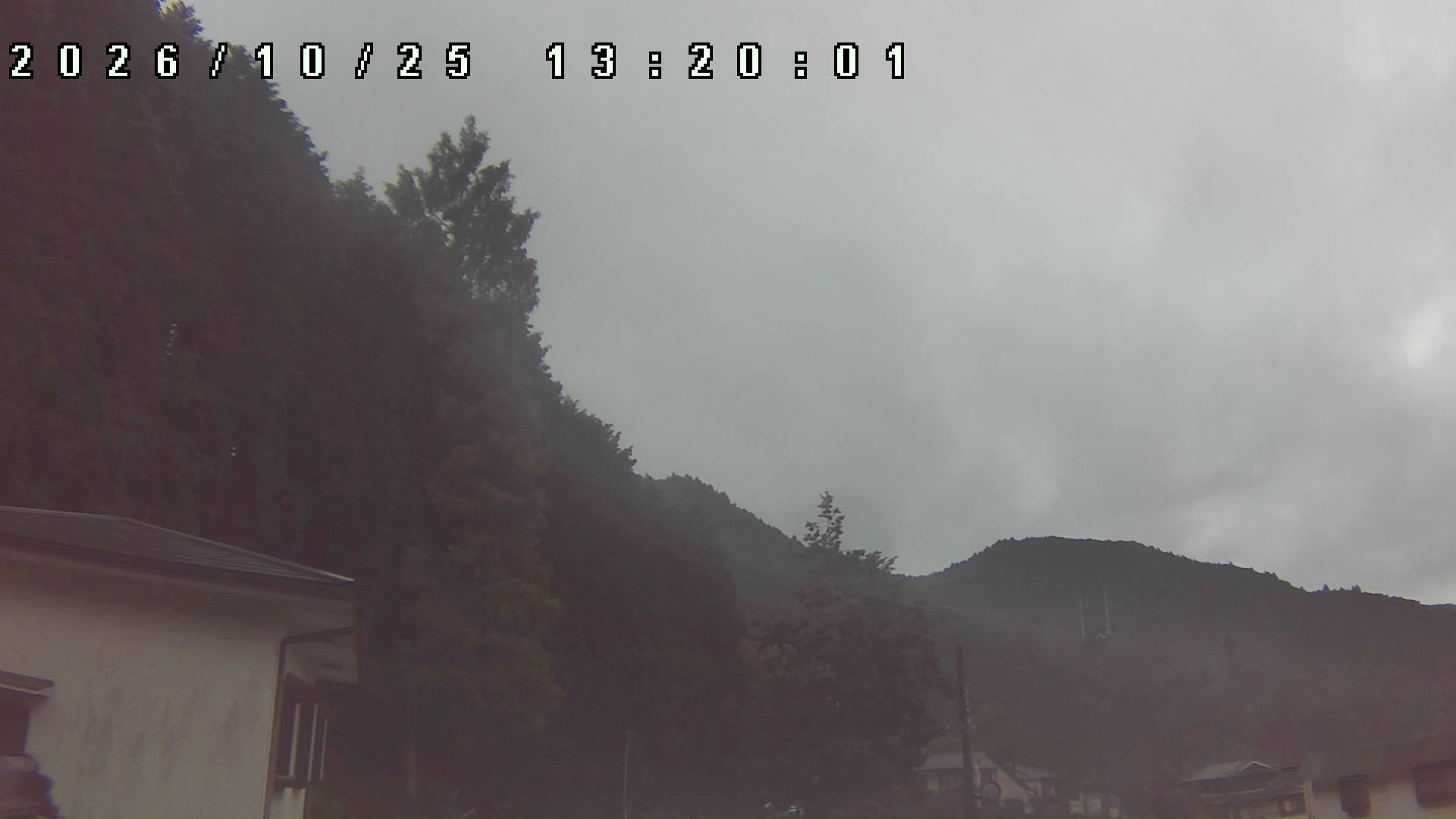 2026年10月25日 13:20ごろの金剛山登山口周辺の空