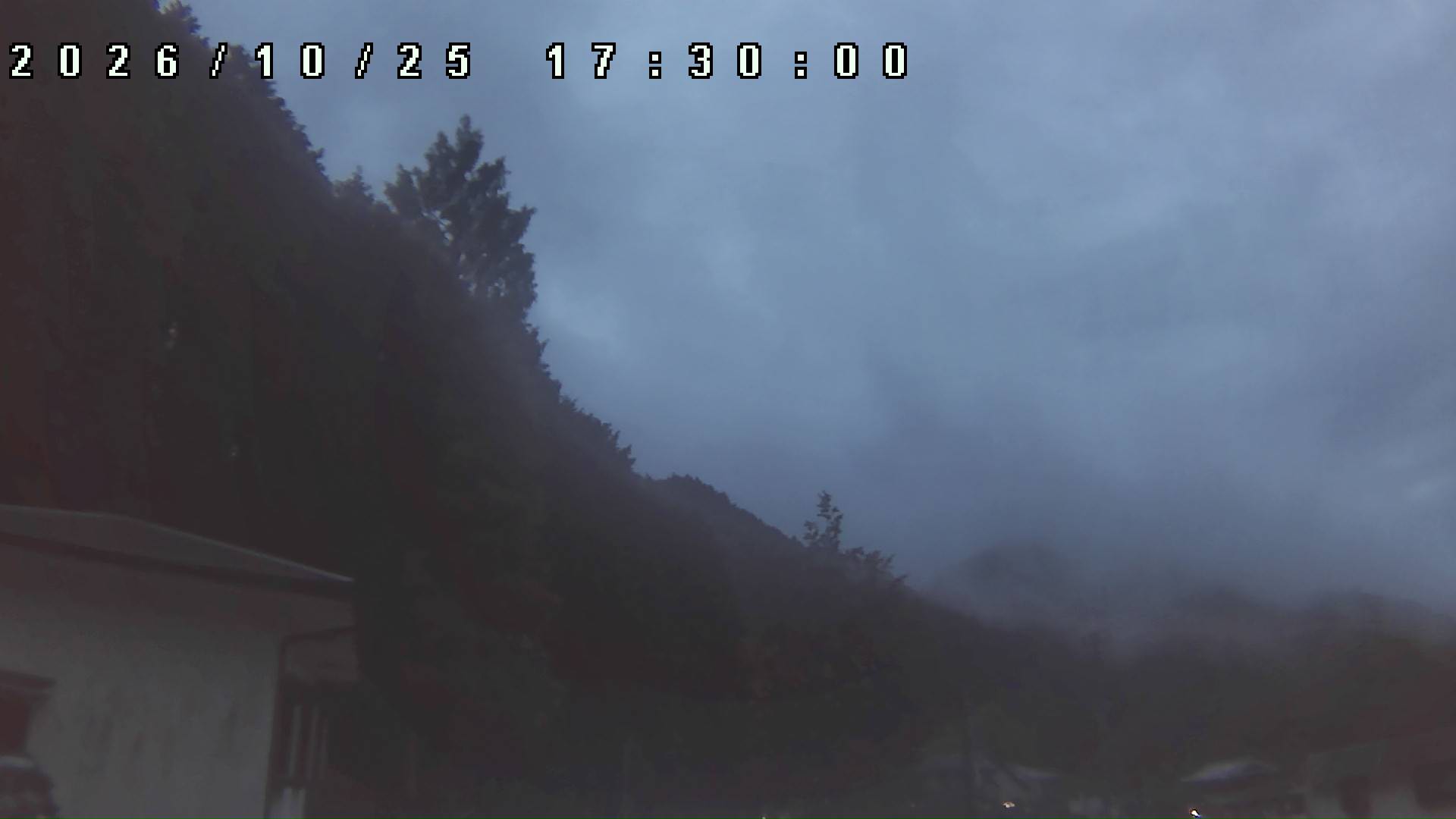 2026年10月25日 17:30ごろの金剛山登山口周辺の空