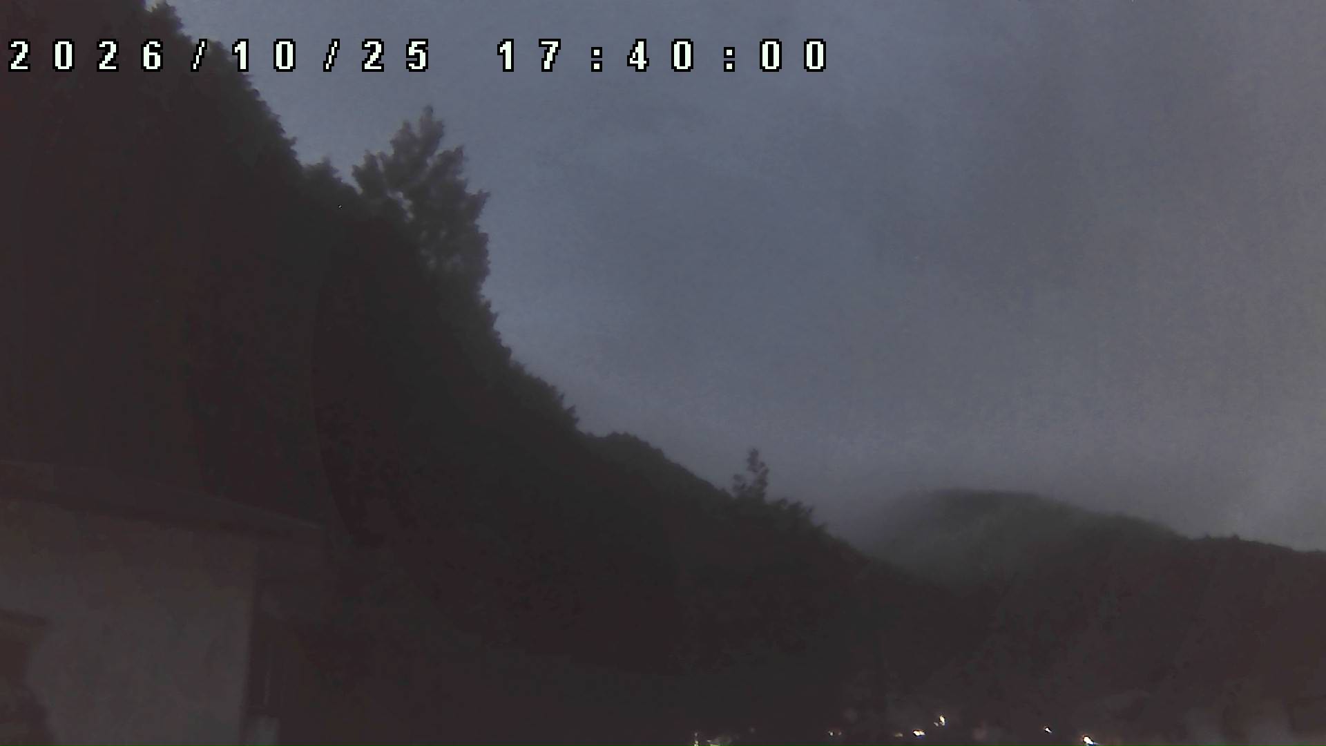 2026年10月25日 17:40ごろの金剛山登山口周辺の空