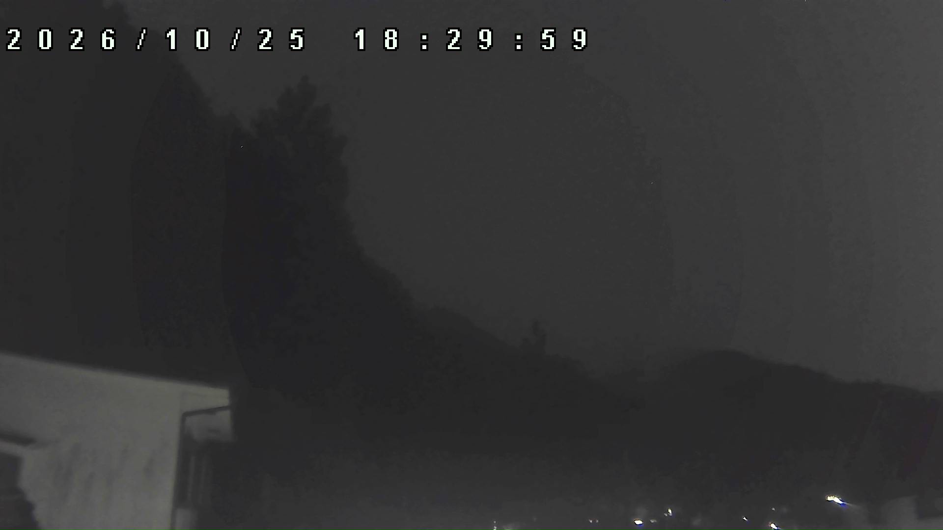 2026年10月25日 18:30ごろの金剛山登山口周辺の空