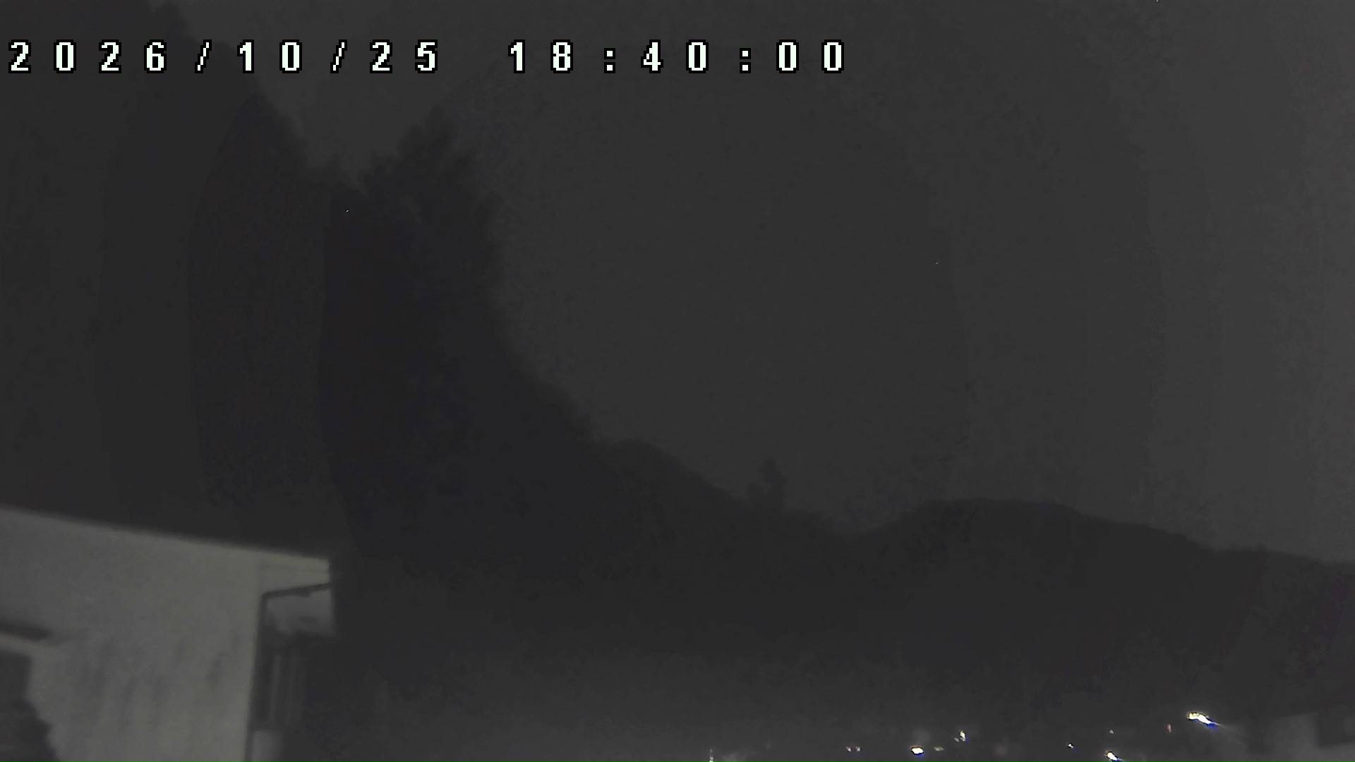 2026年10月25日 18:40ごろの金剛山登山口周辺の空